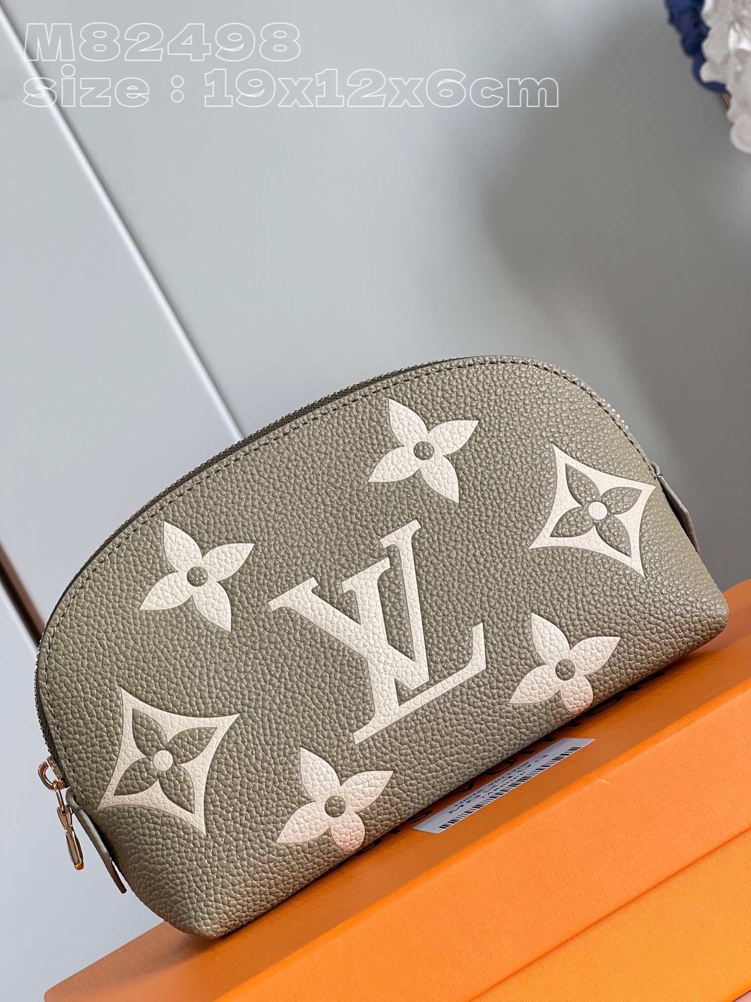 l**is V*t*n pochette cosmétique pm