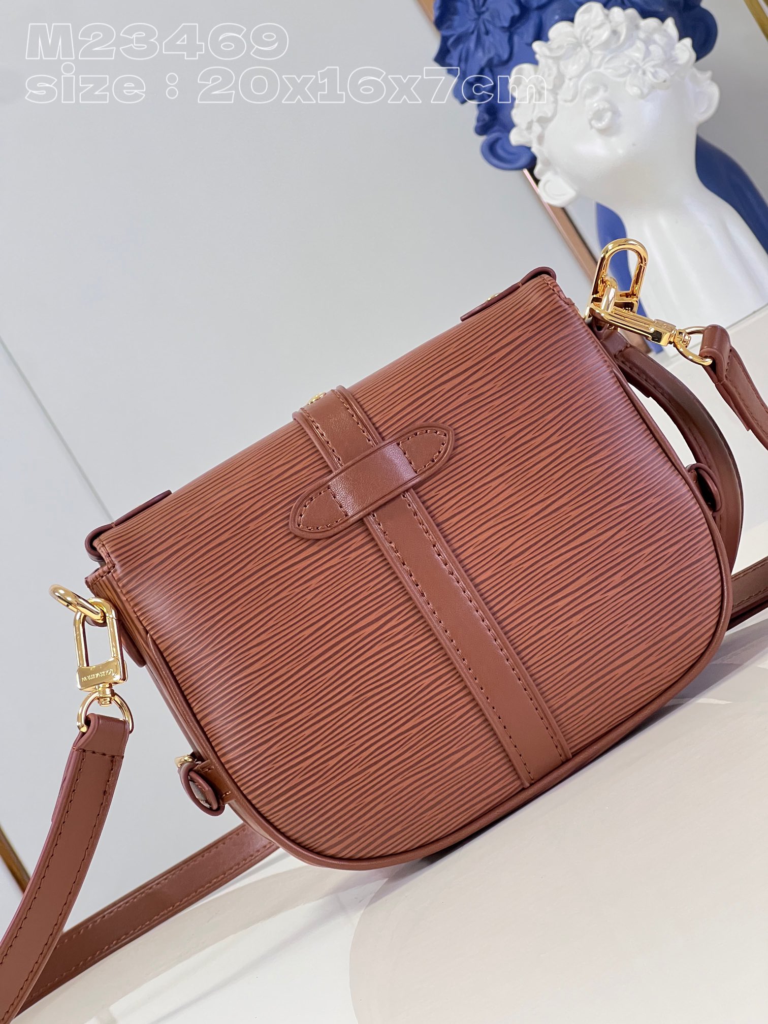 l**is V*t*n  saumur bb handbag