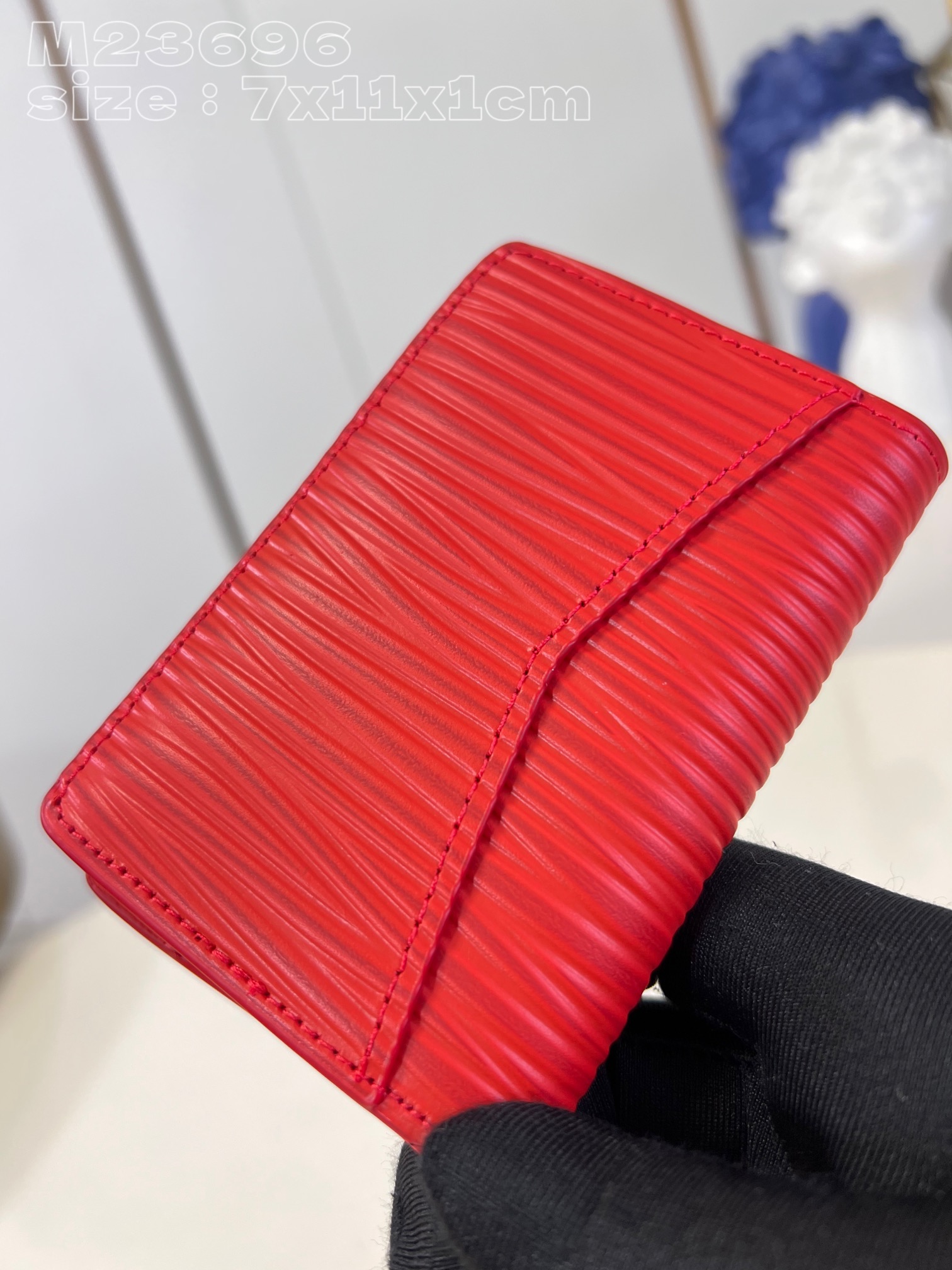 l**is V*t*n wallet