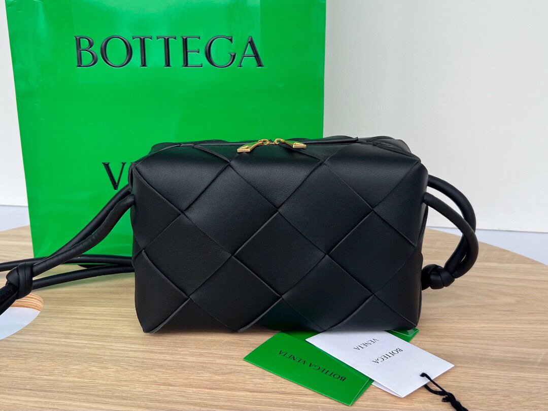 bo*te*ga Ve*ne*ta small cassette camera bag