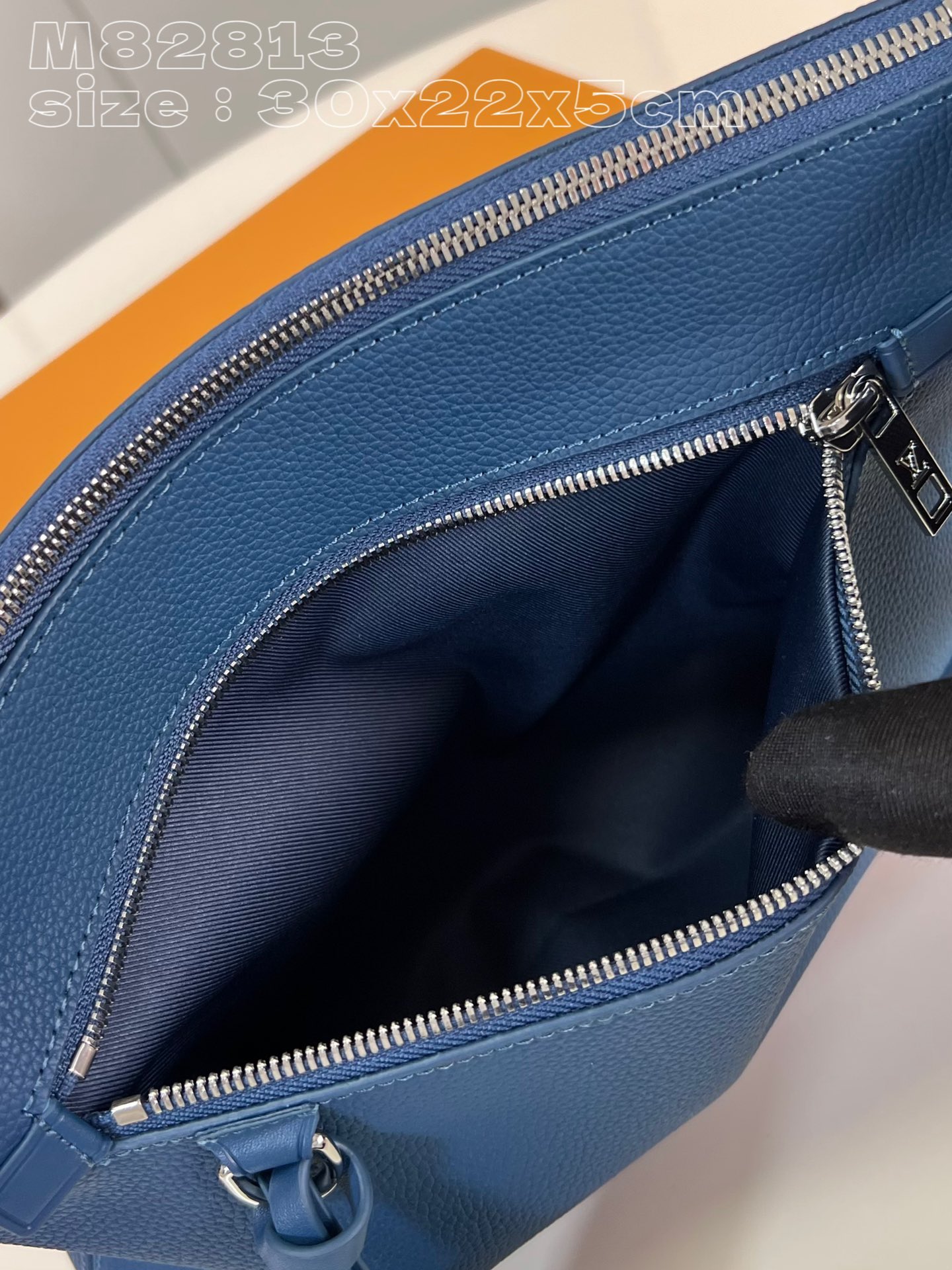 l**is V*t*n takeoff pouch