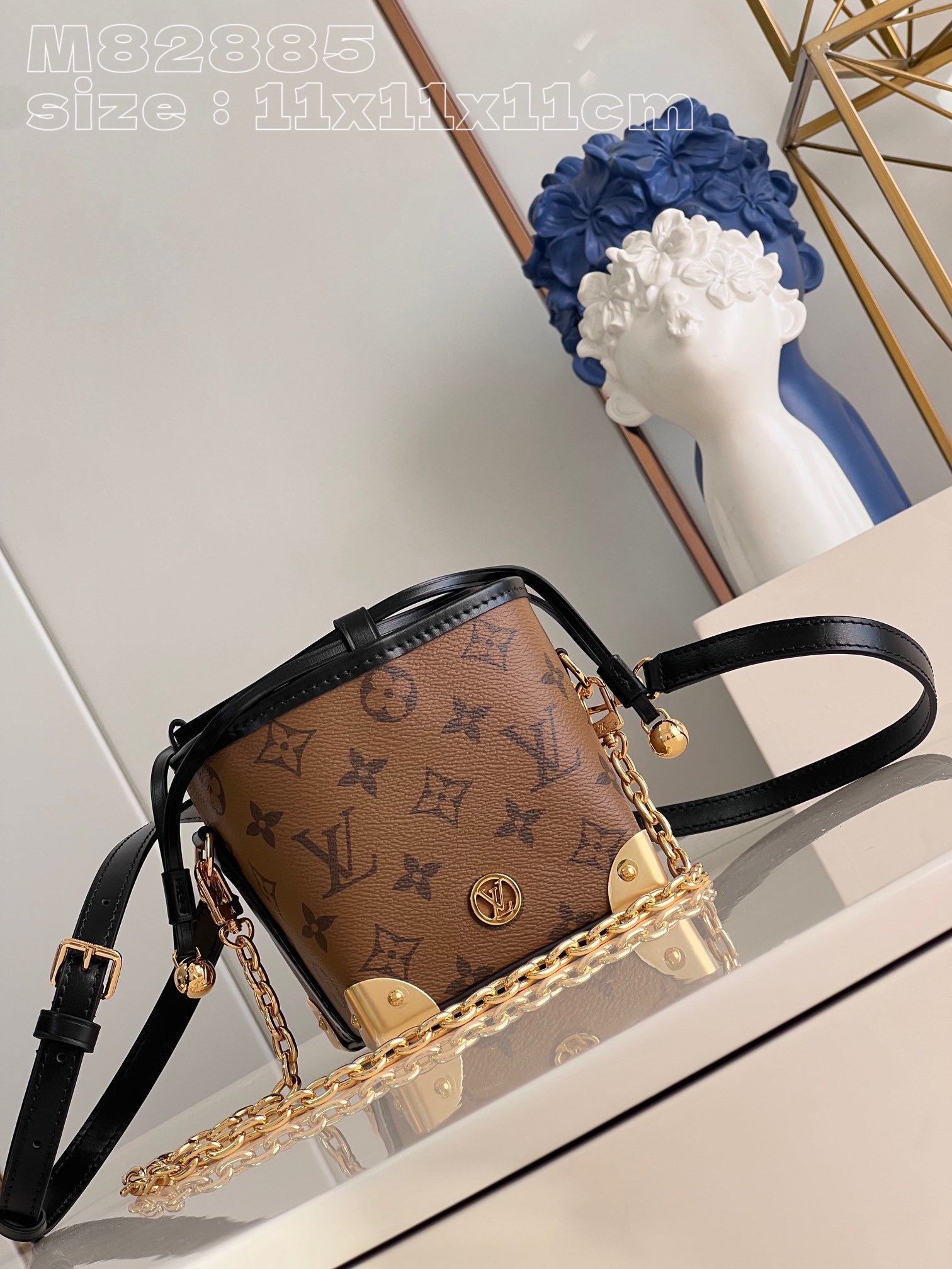 l**is V*t*n noé purse lv charms