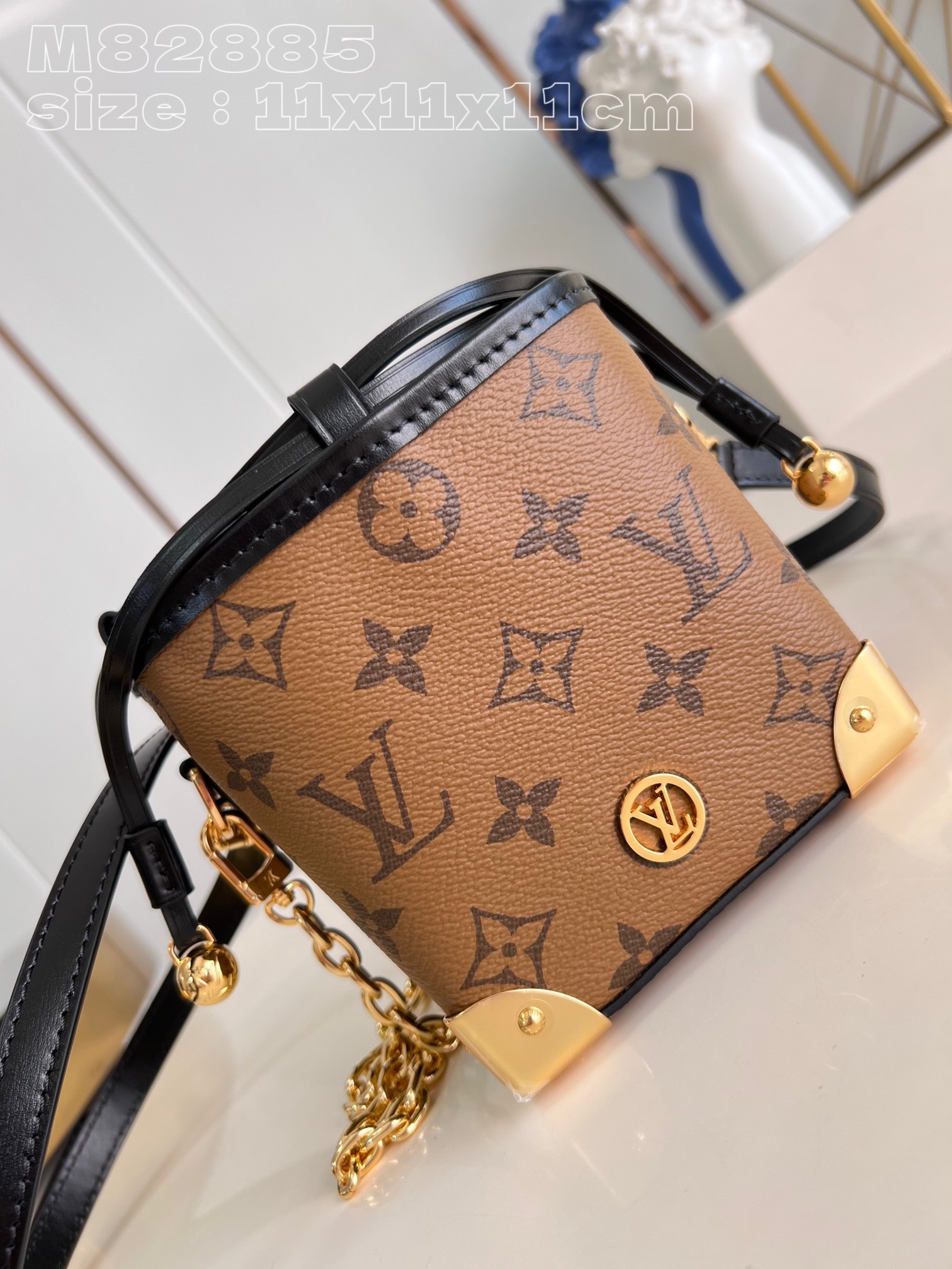 l**is V*t*n noé purse lv charms