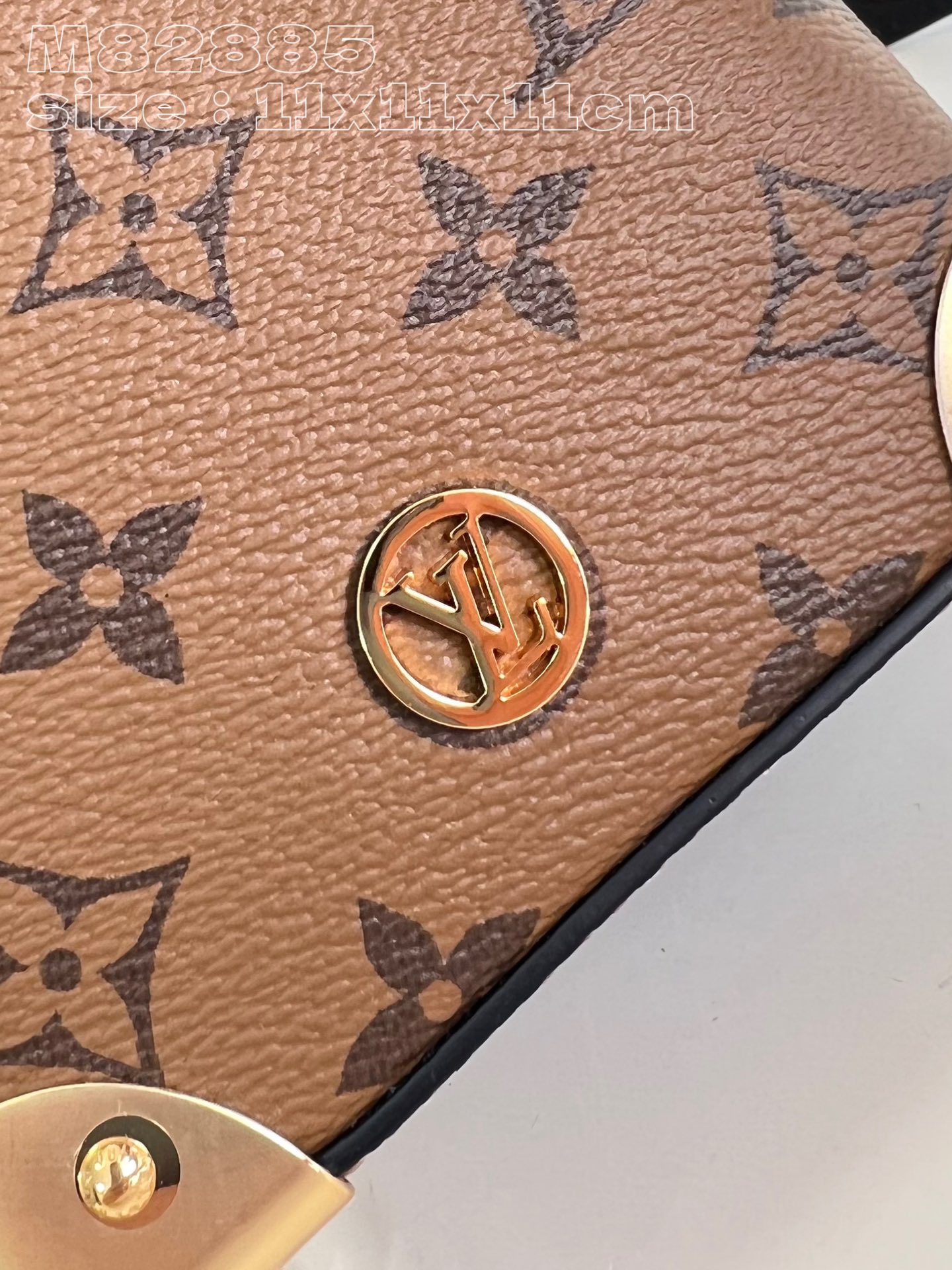 l**is V*t*n noé purse lv charms