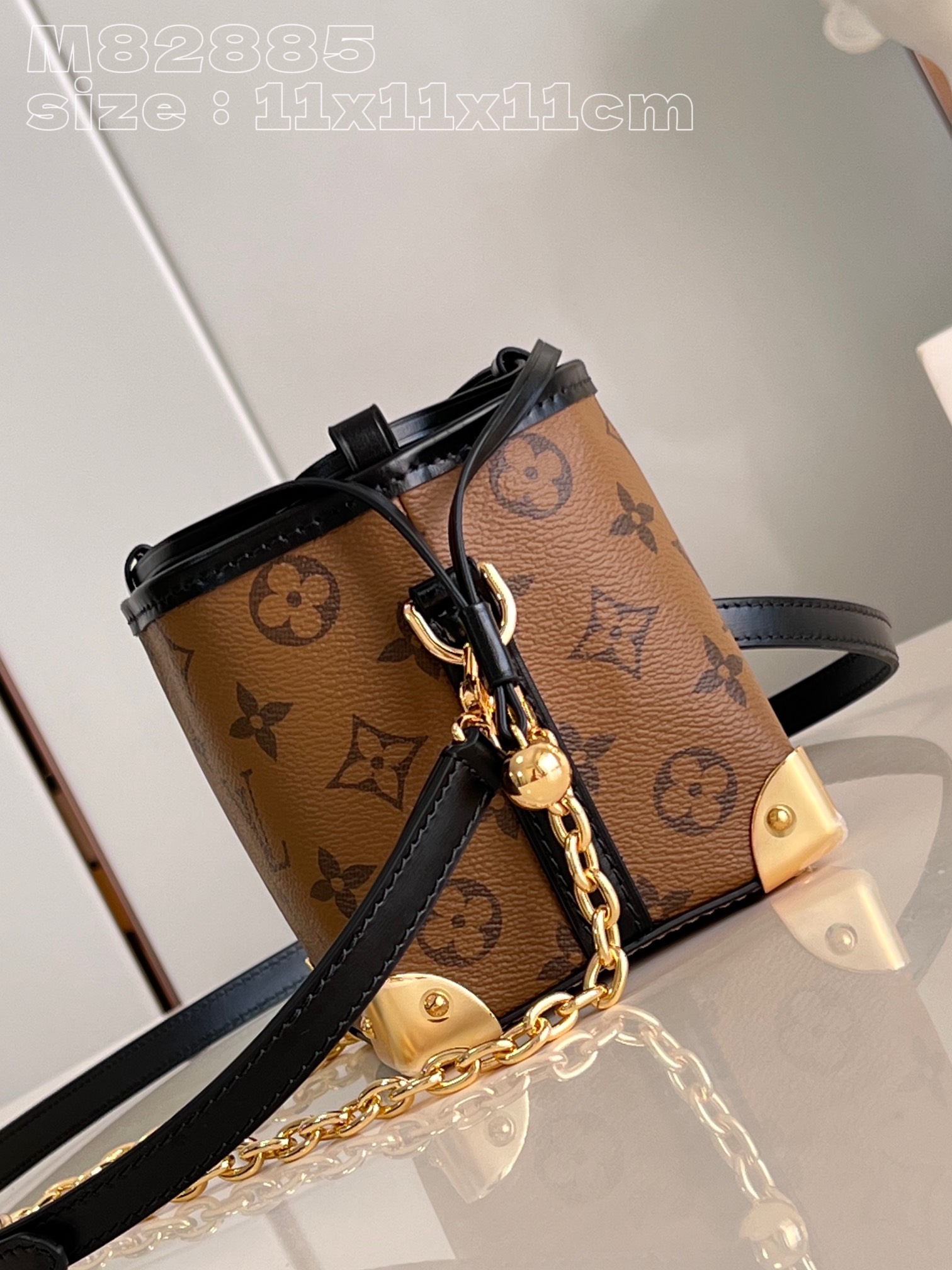 l**is V*t*n noé purse lv charms