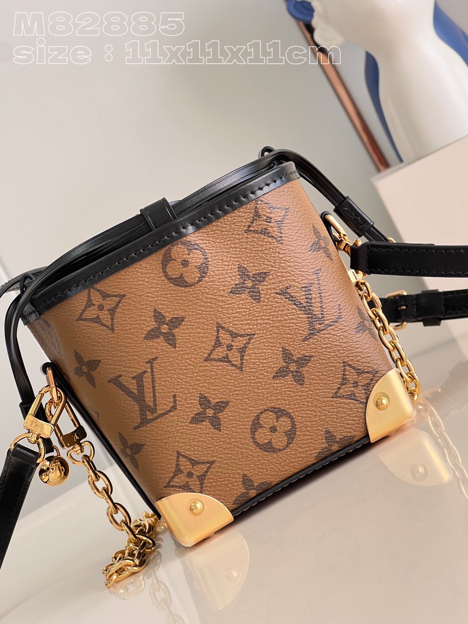 l**is V*t*n noé purse lv charms