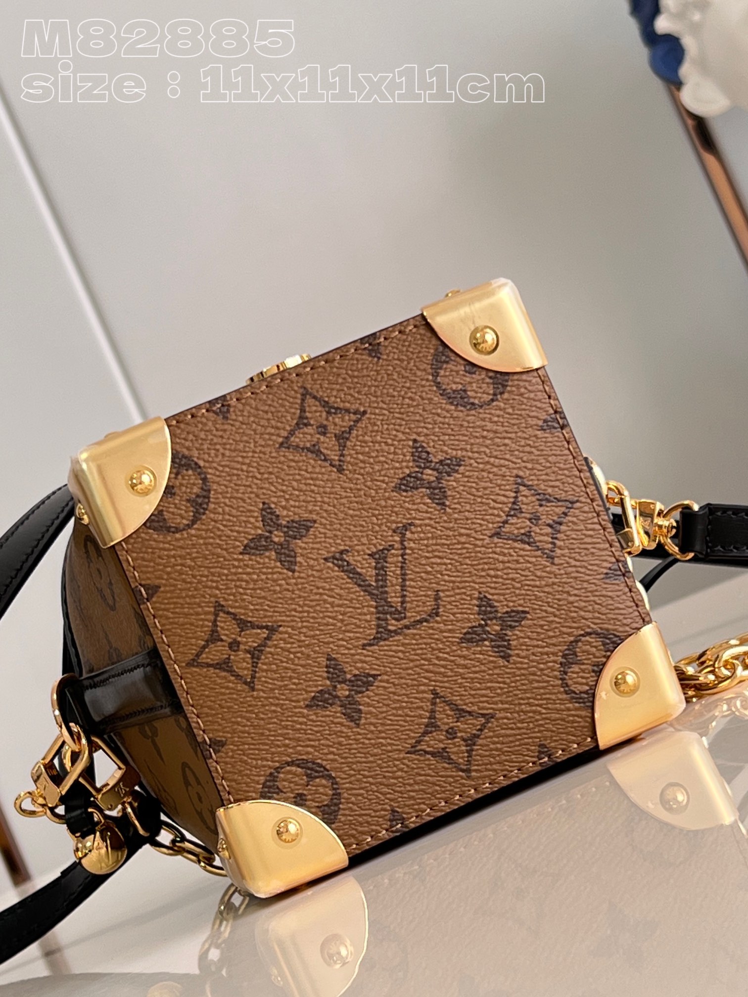 l**is V*t*n noé purse lv charms