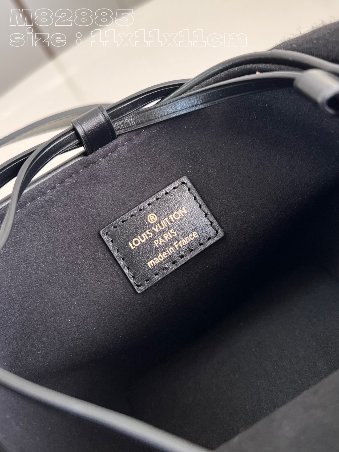 l**is V*t*n noé purse lv charms