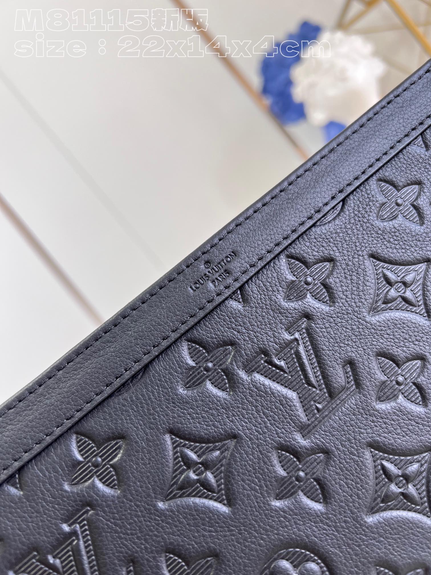 l**is V*t*n gaston wearable wallet