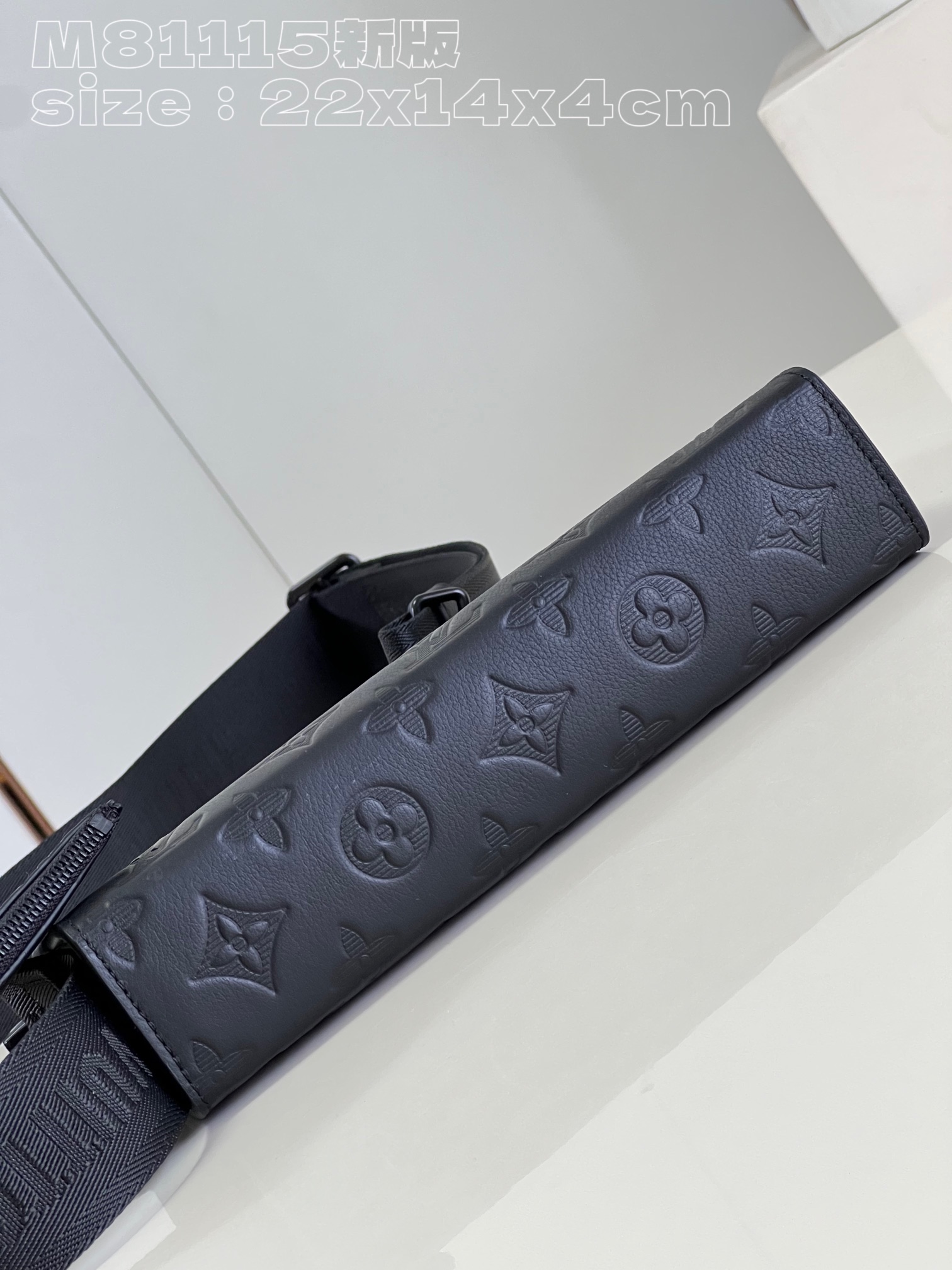 l**is V*t*n gaston wearable wallet
