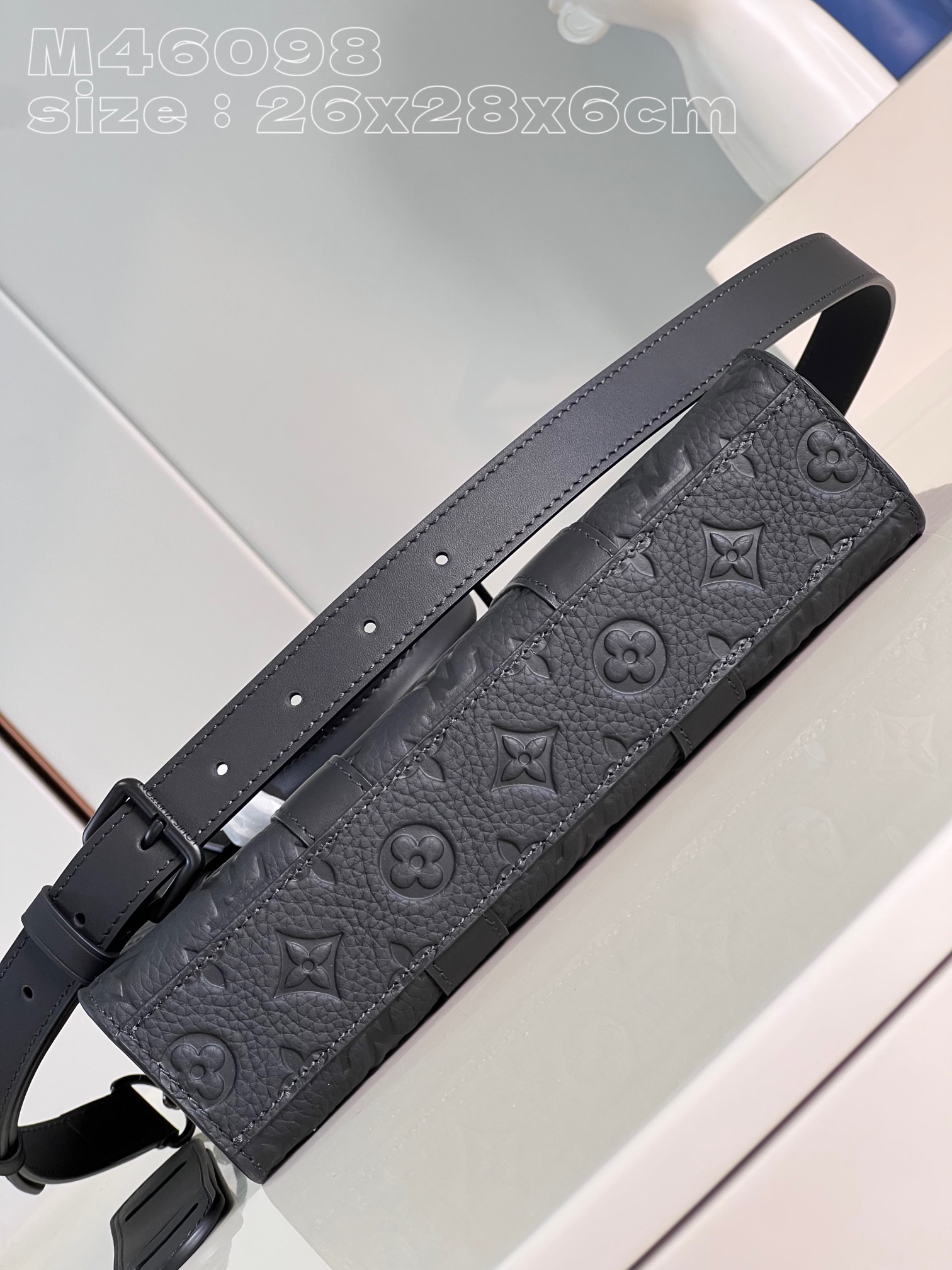 l**is V*t*n  sac plat cross handbag