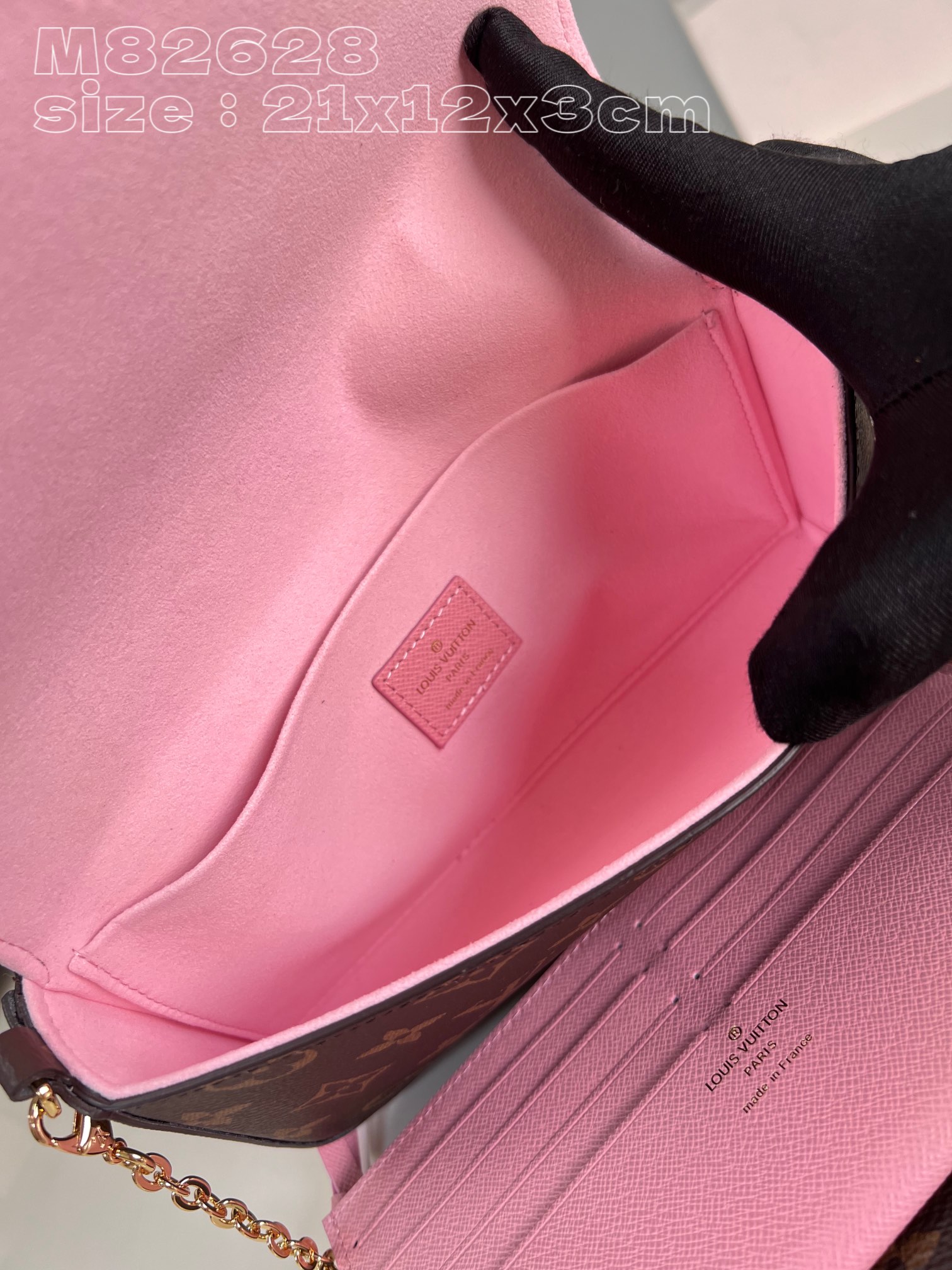 l**is V*t*n pochette félicie