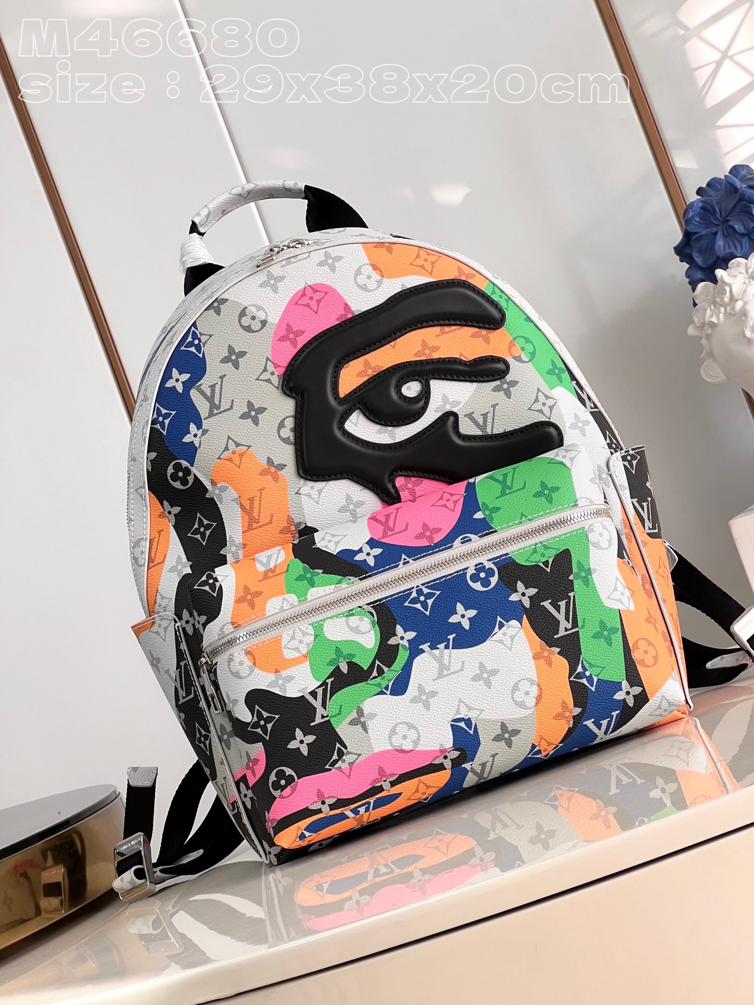 l**is V*t*n discovery backpack pm