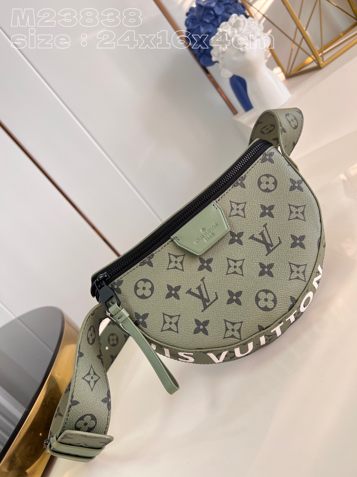 l**is V*t*n lv moon crossbody