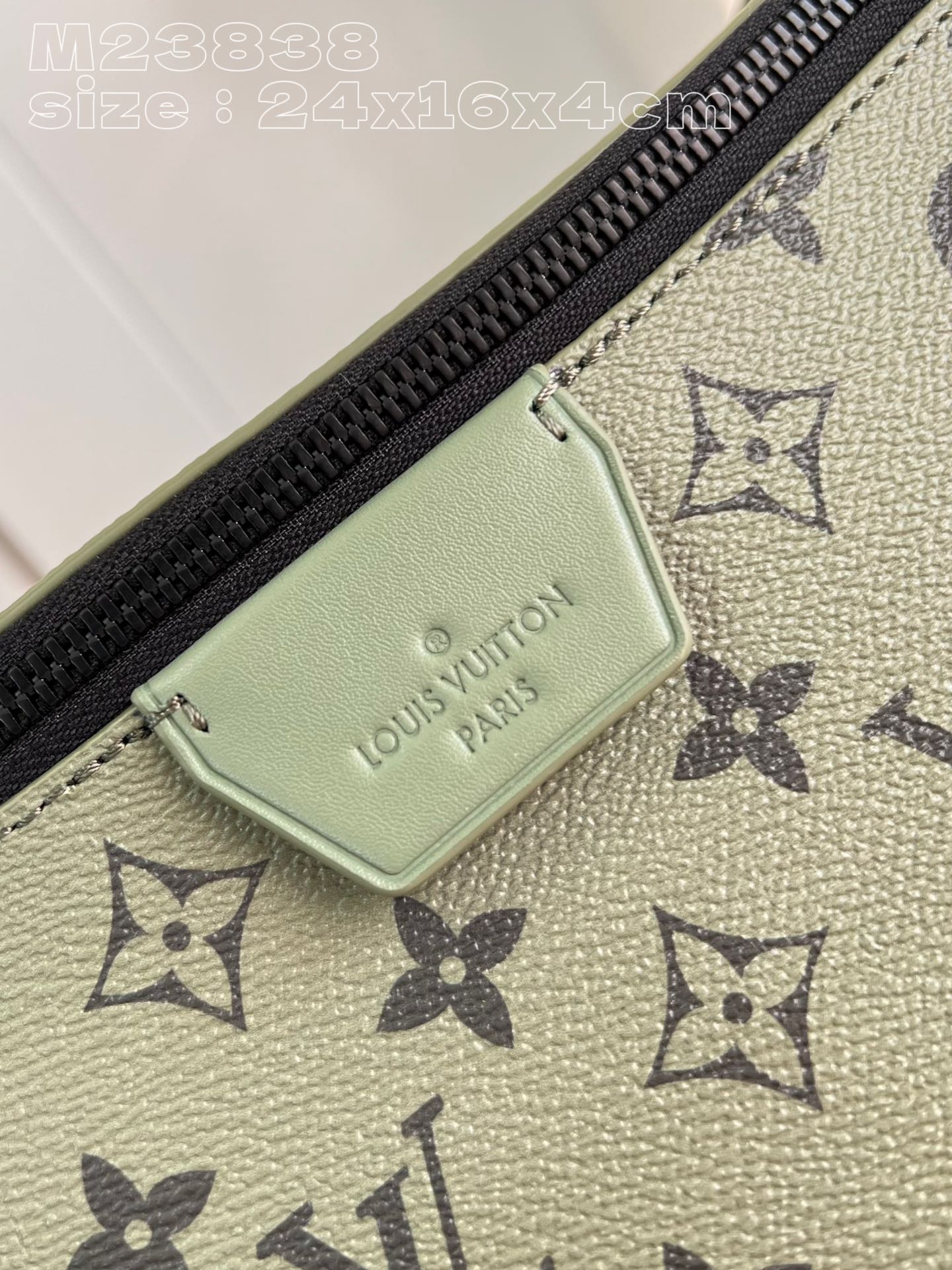 l**is V*t*n lv moon crossbody