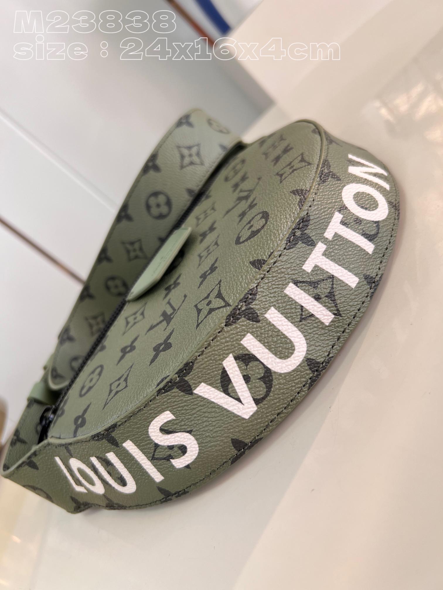 l**is V*t*n lv moon crossbody