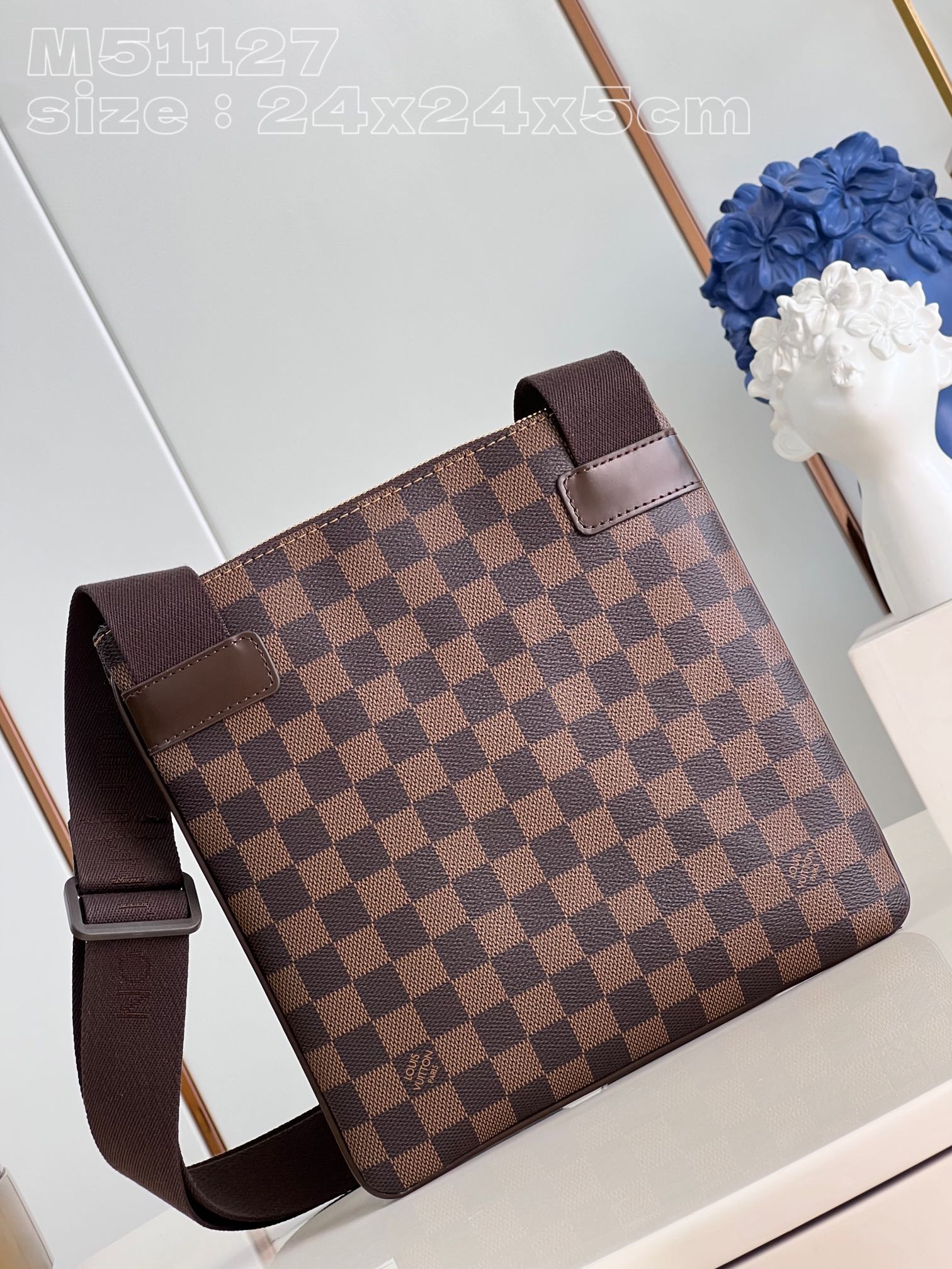 l**is V*t*n damier pochette melville crossbody bag