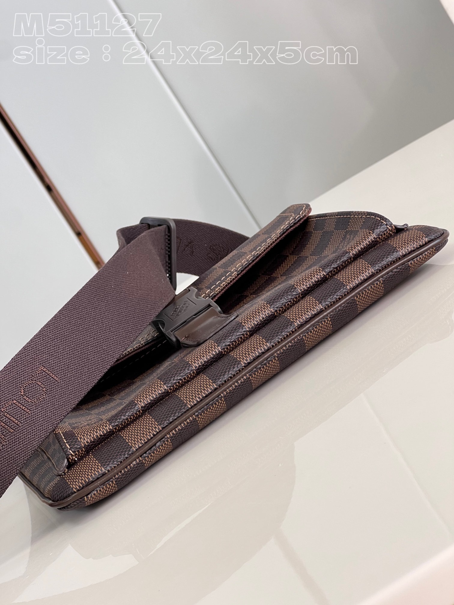 l**is V*t*n damier pochette melville crossbody bag