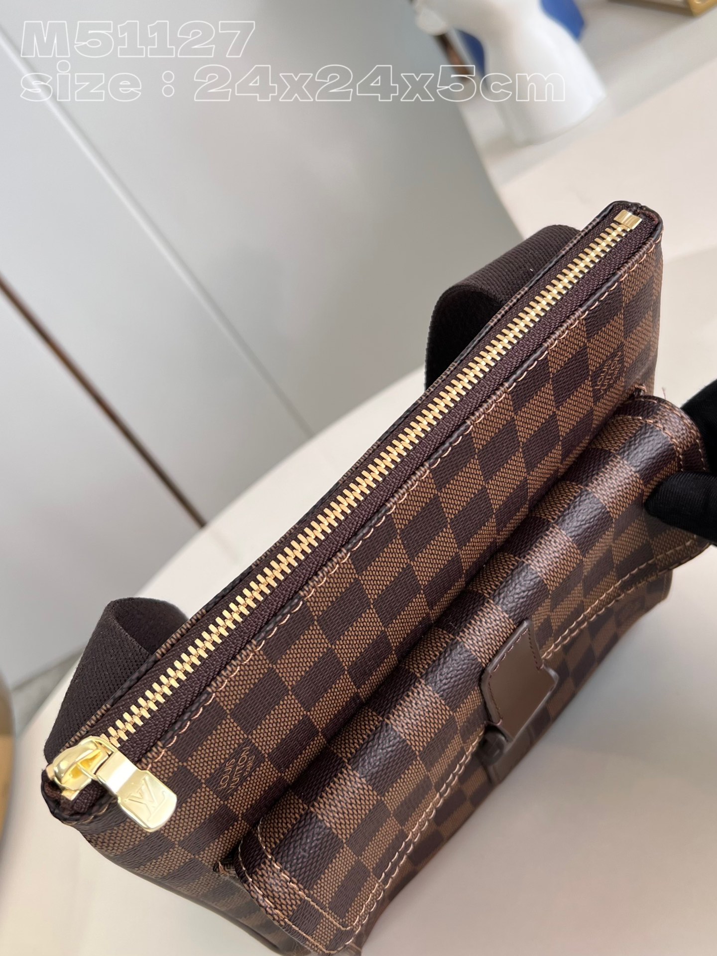 l**is V*t*n damier pochette melville crossbody bag