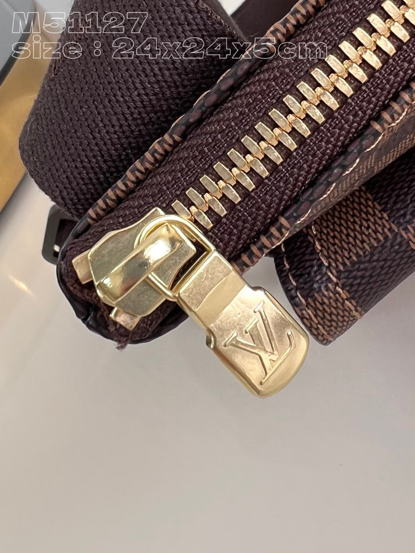 l**is V*t*n damier pochette melville crossbody bag