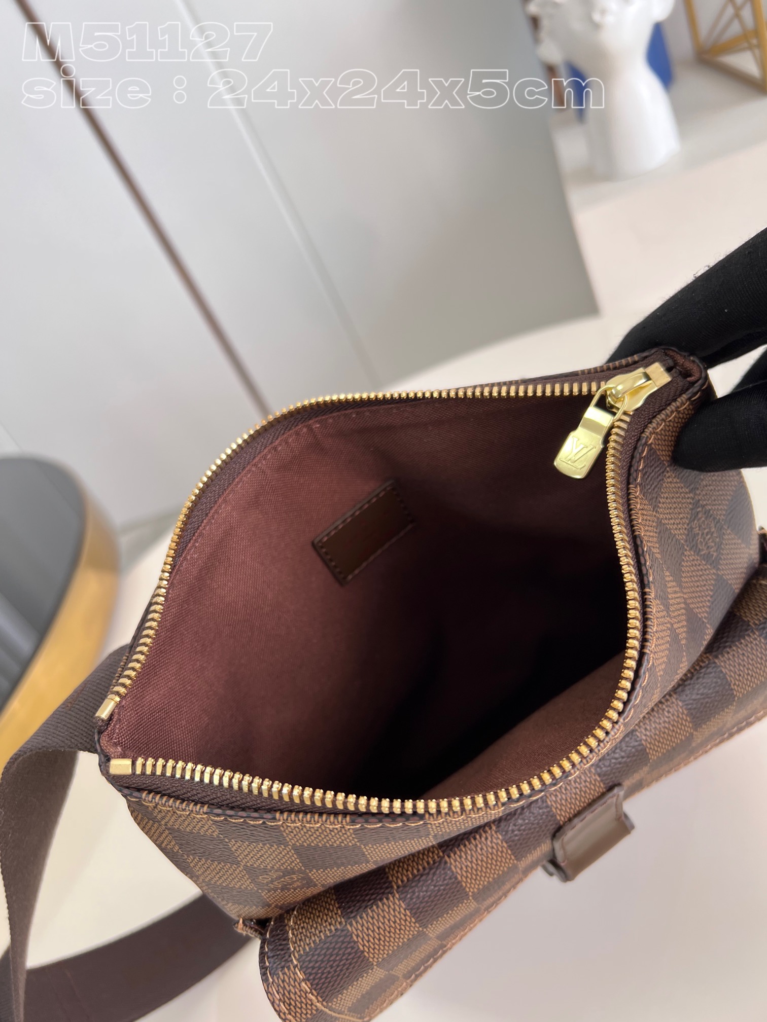 l**is V*t*n damier pochette melville crossbody bag