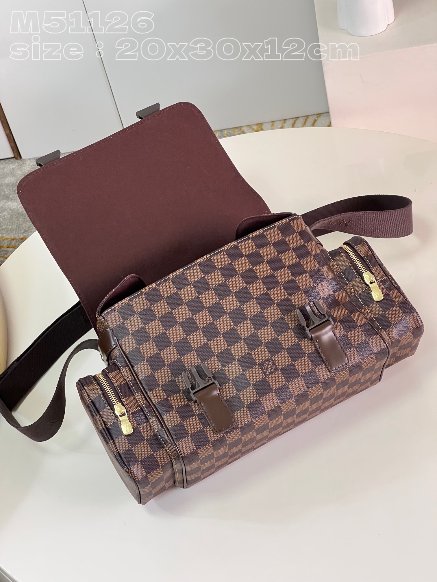 l**is V*t*n damier reporter melville brown