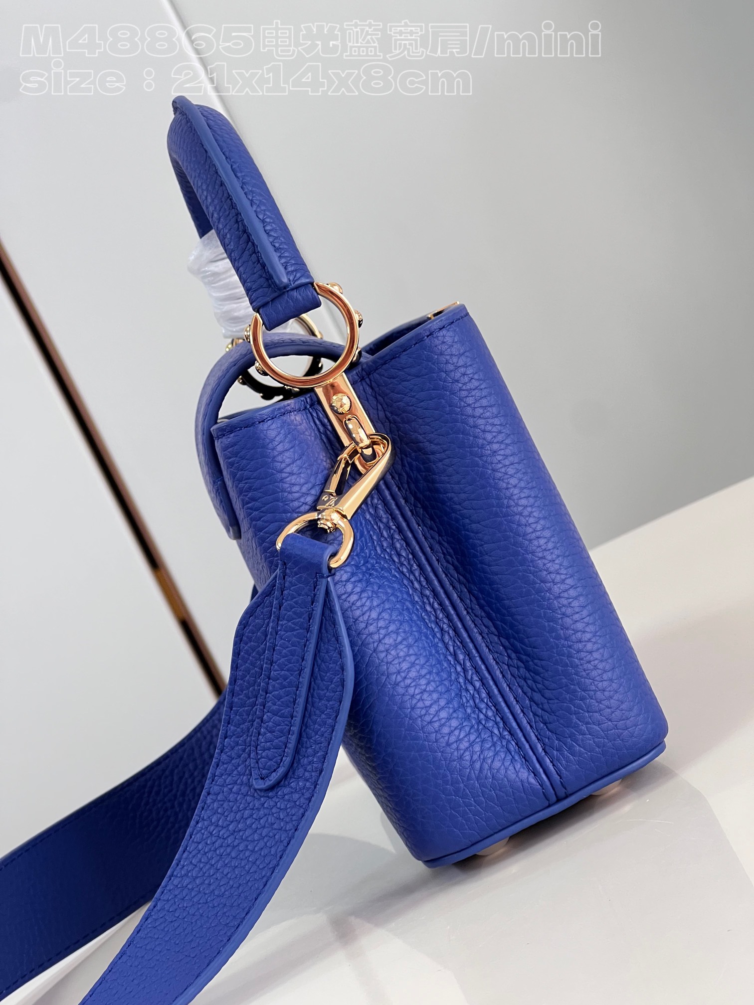 l**is V*t*n capucines mini bag