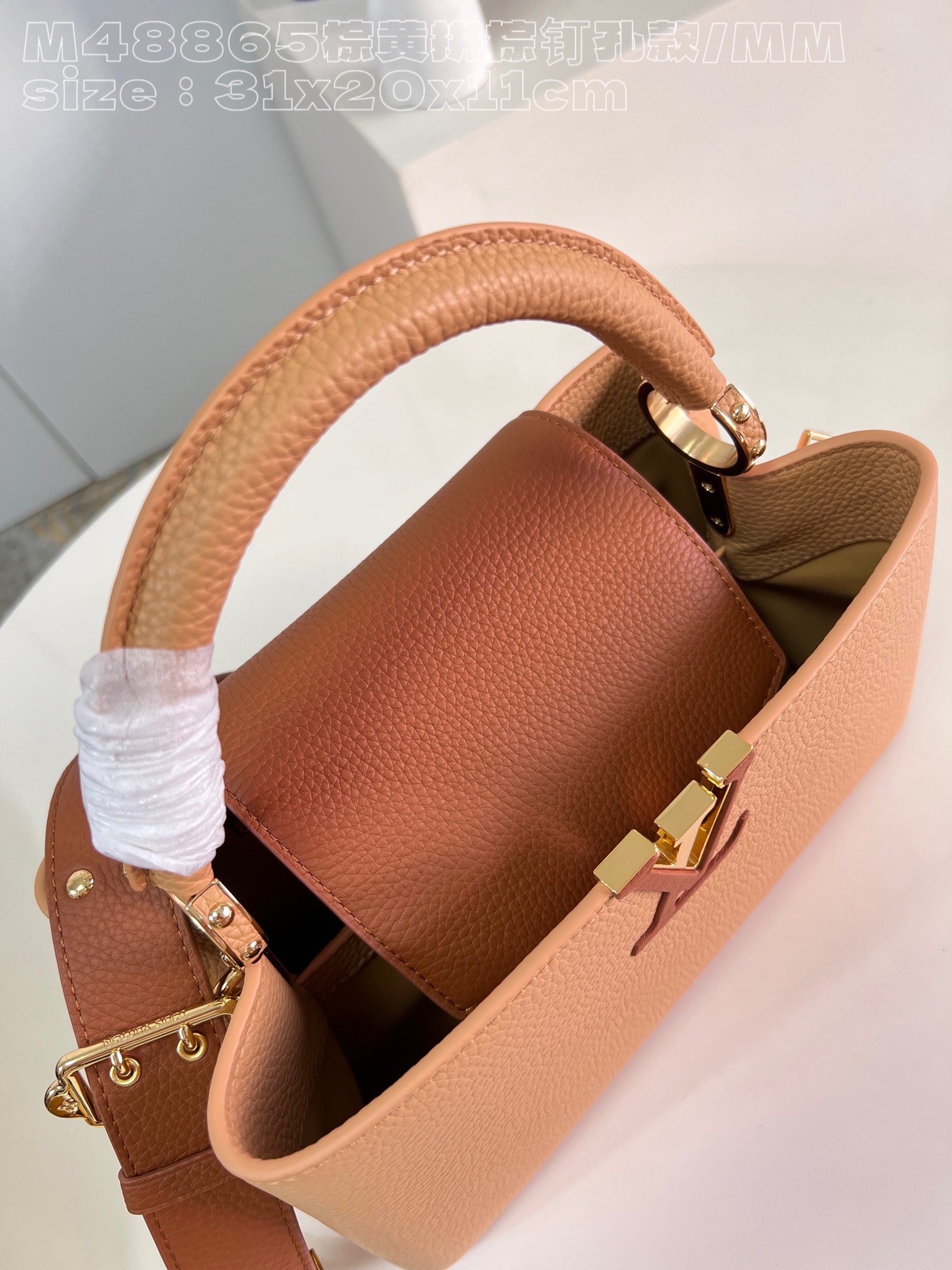 l**is V*t*n capucines mm handbag