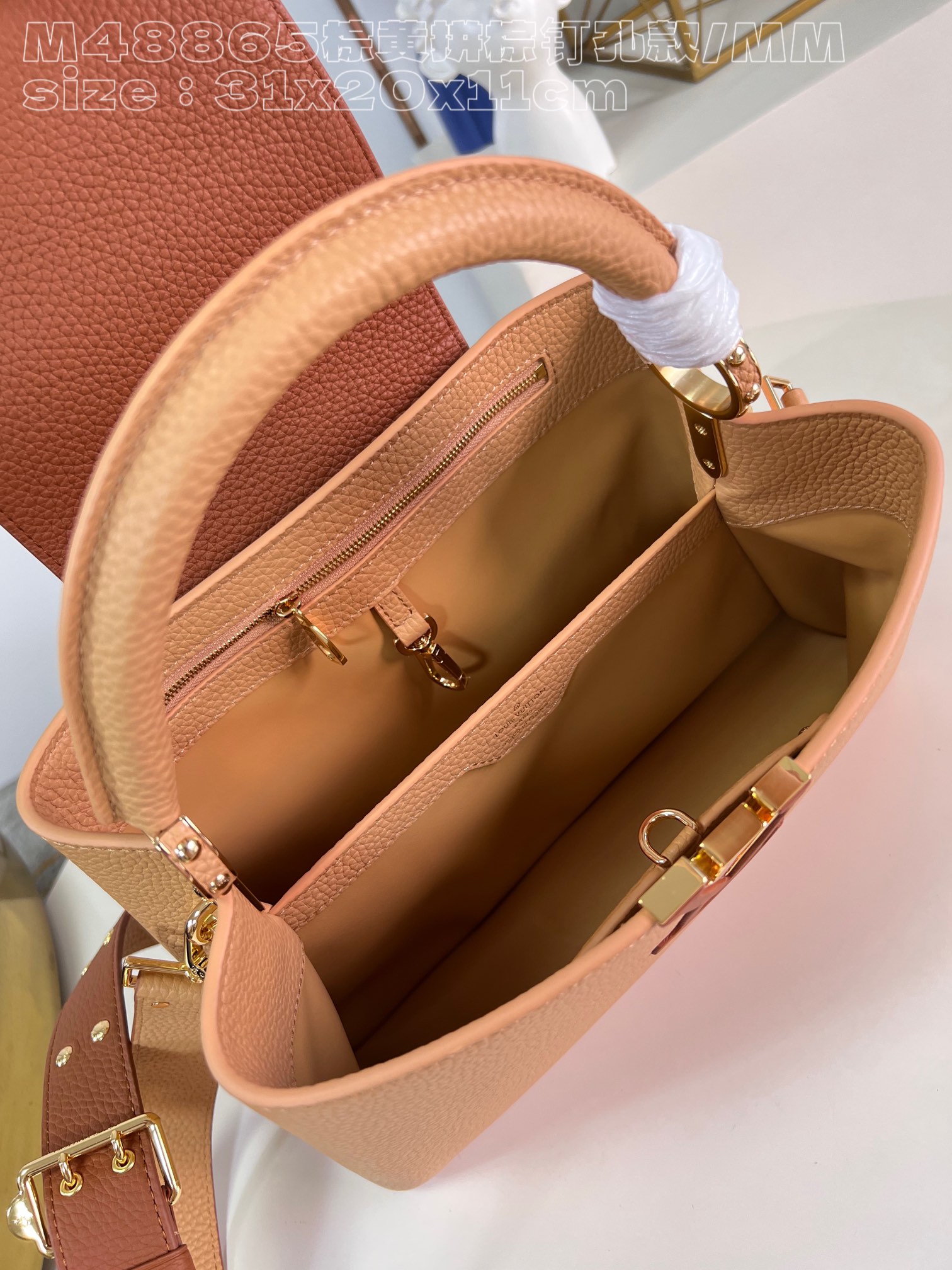 l**is V*t*n capucines mm handbag