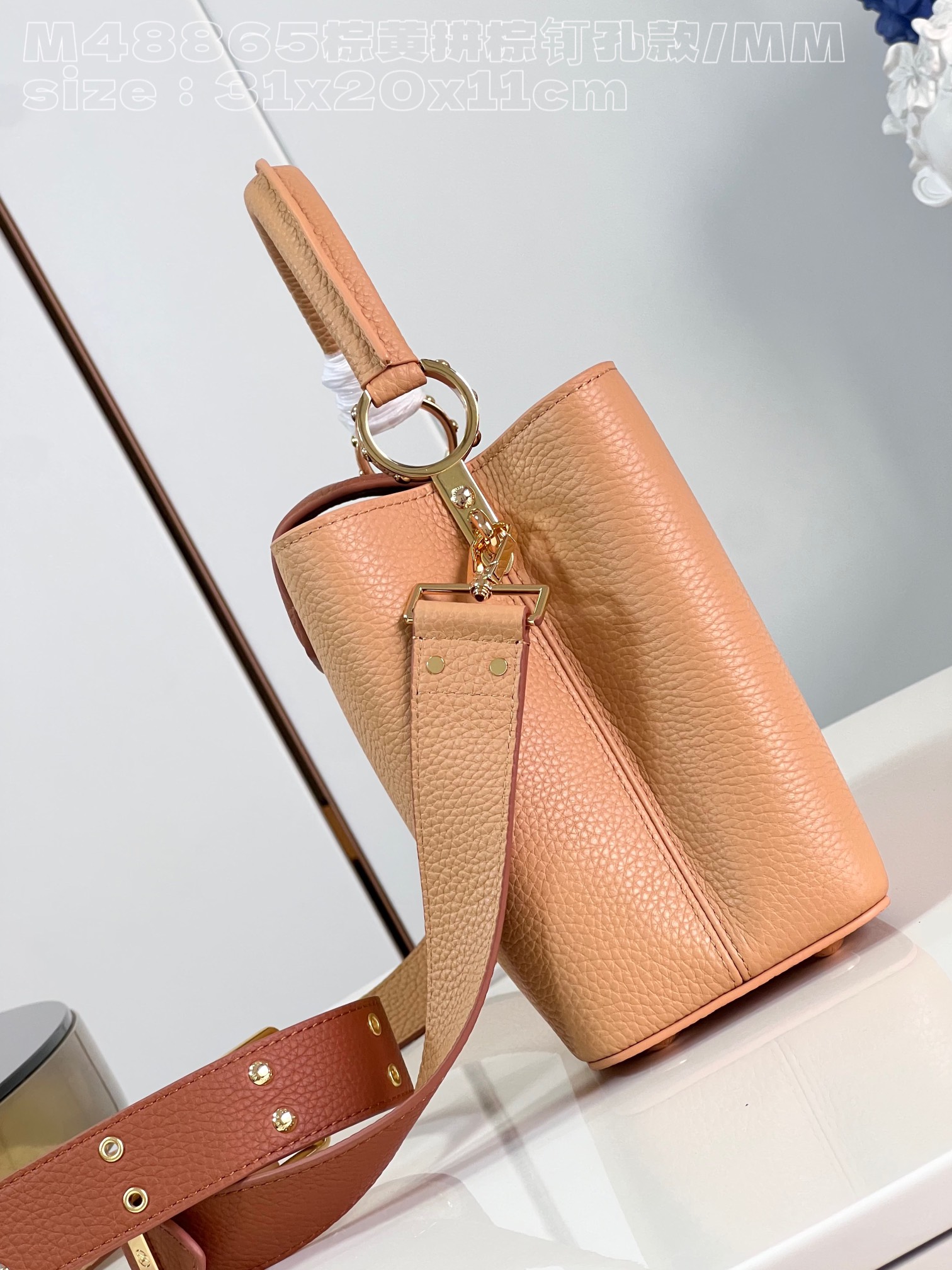 l**is V*t*n capucines mm handbag