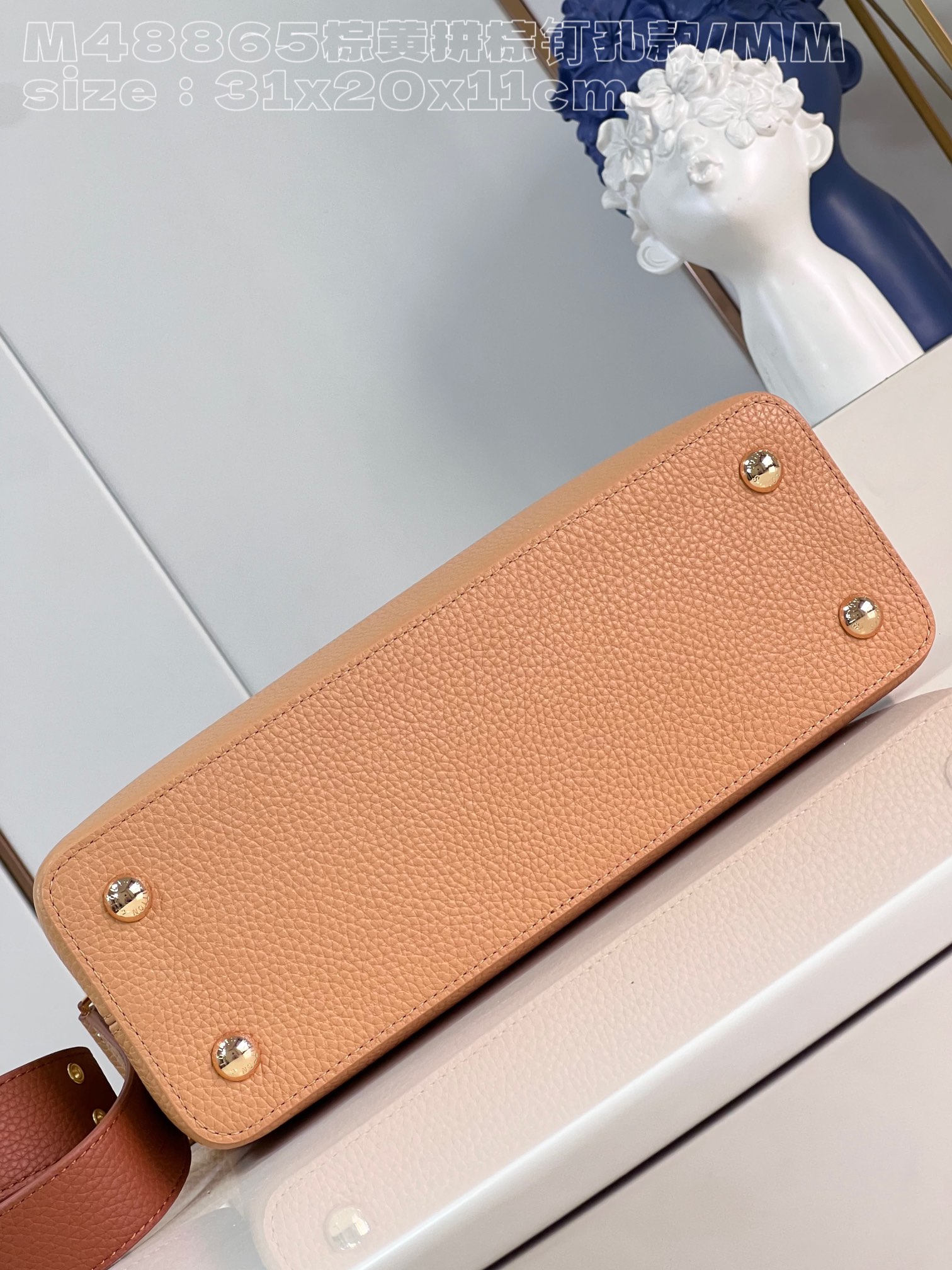 l**is V*t*n capucines mm handbag