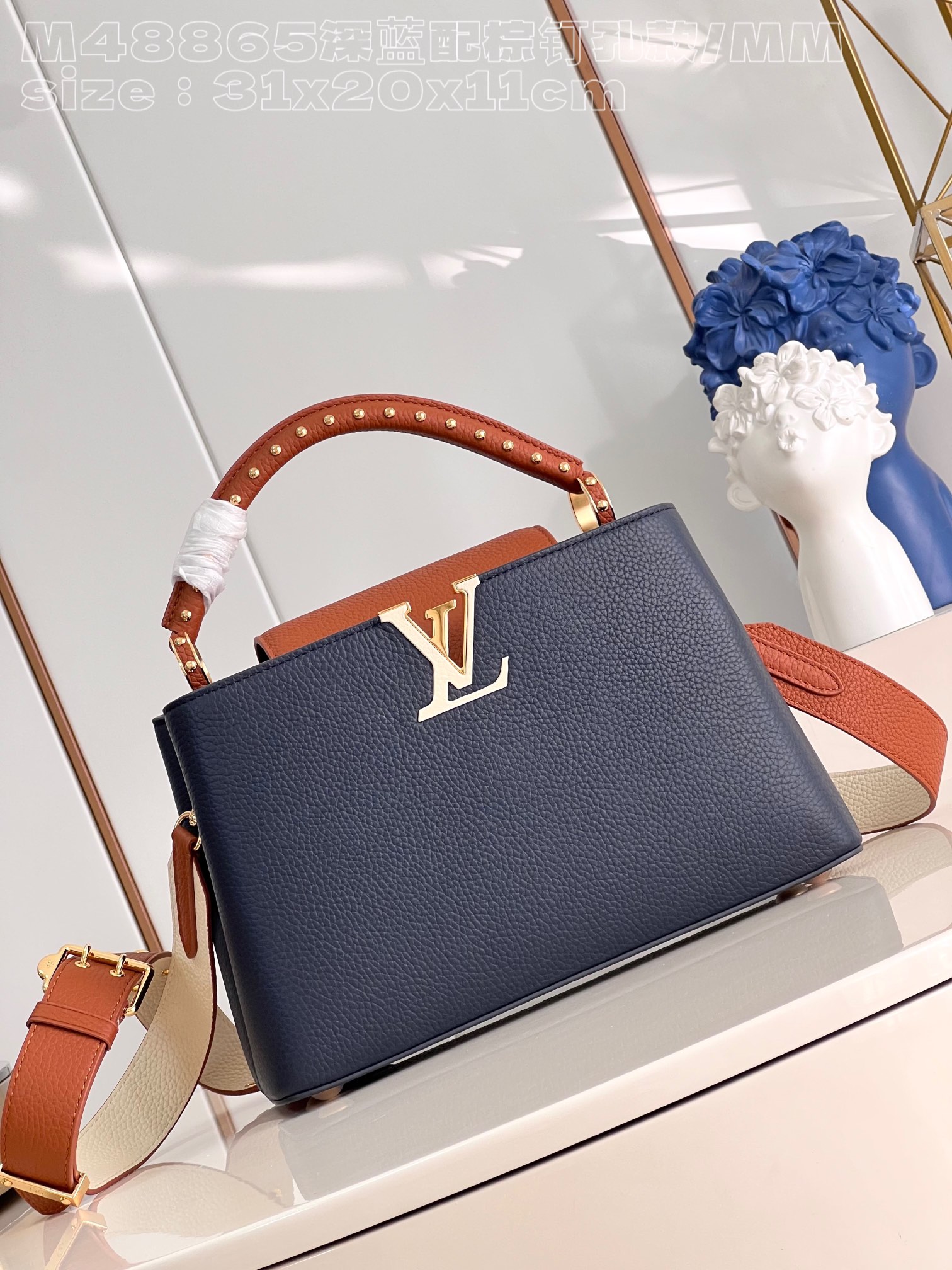 l**is V*t*n capucines mm handbag