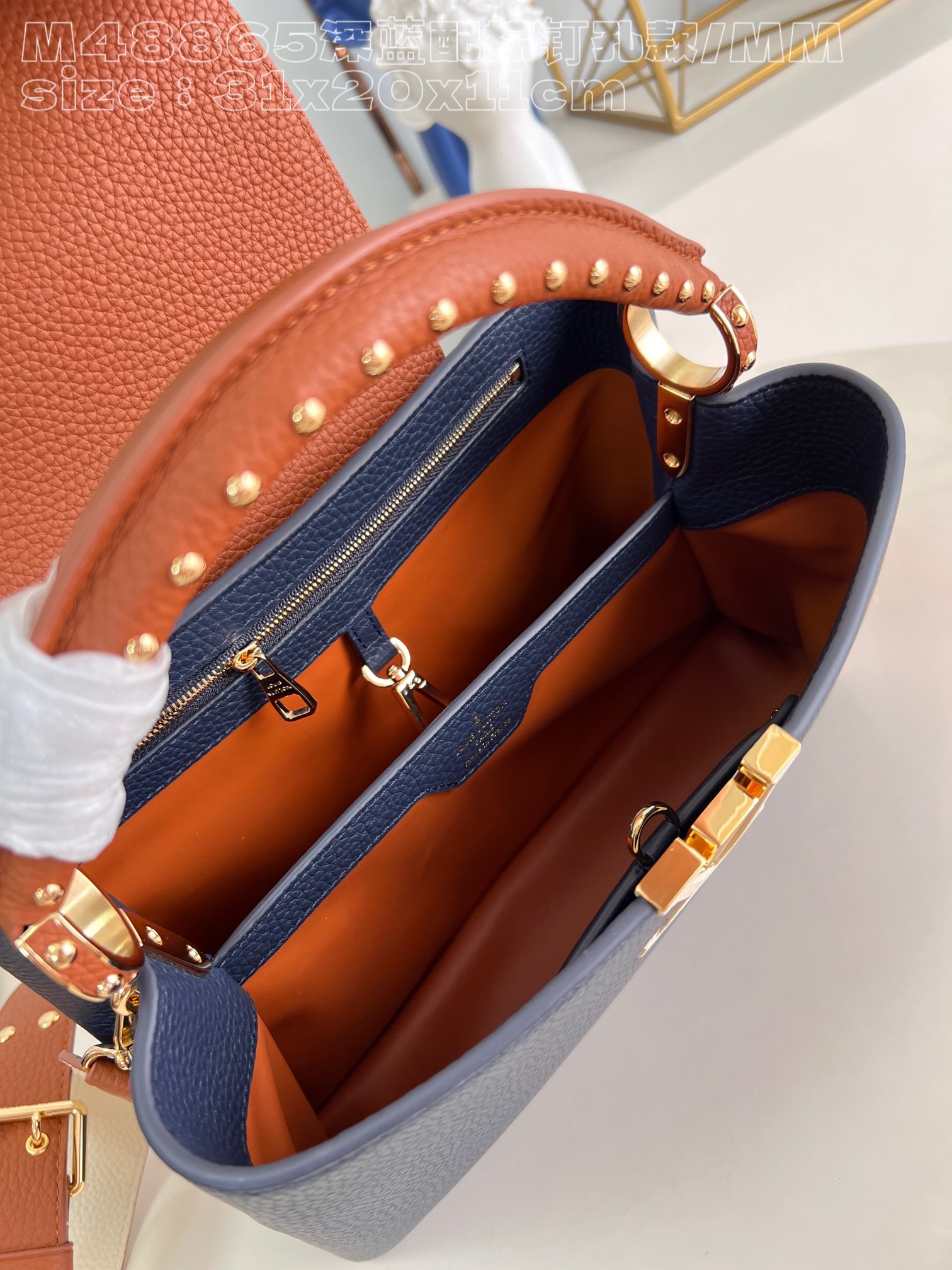 l**is V*t*n capucines mm handbag
