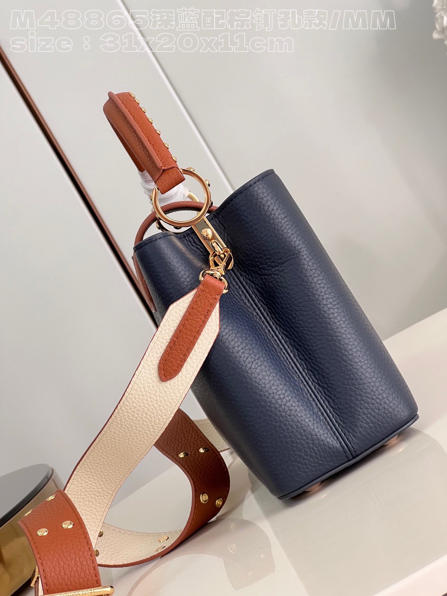 l**is V*t*n capucines mm handbag