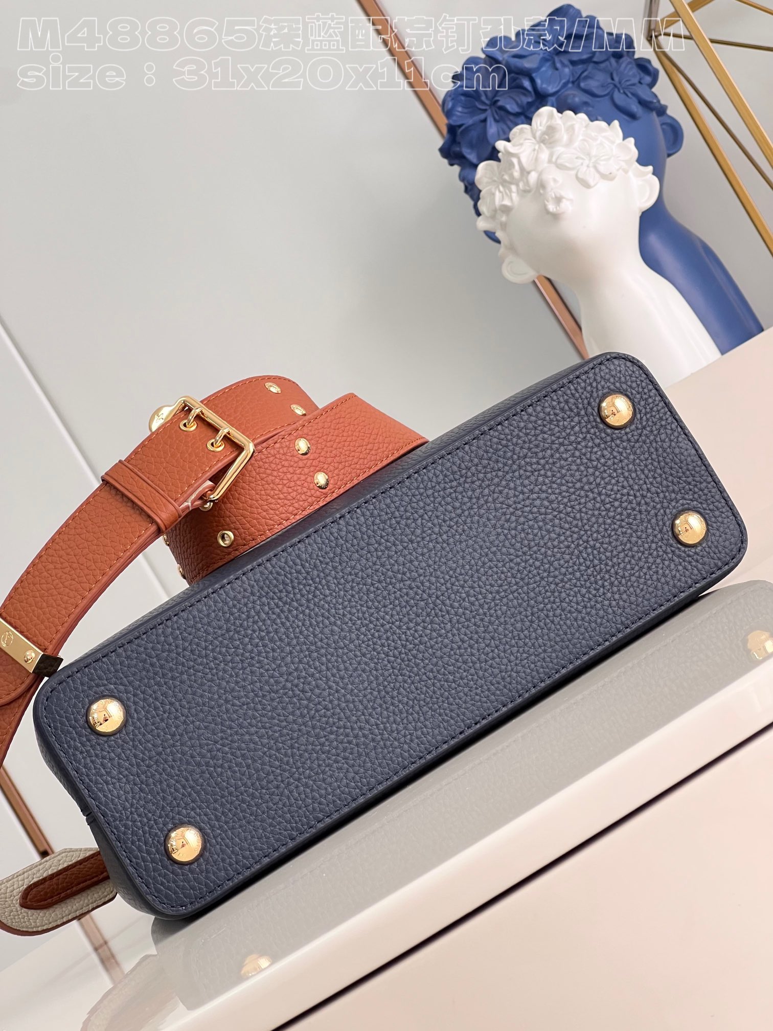 l**is V*t*n capucines mm handbag