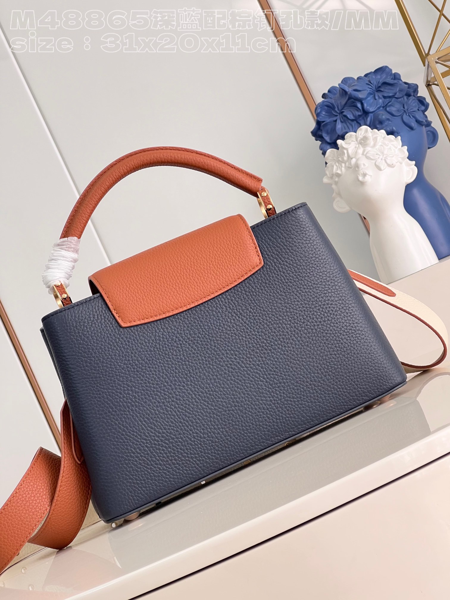 l**is V*t*n capucines mm handbag