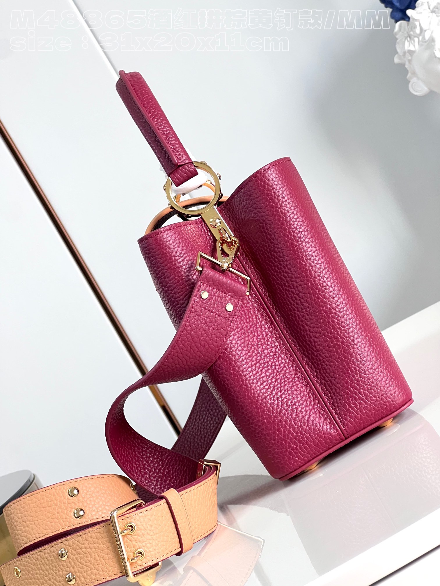 l**is V*t*n capucines mm handbag