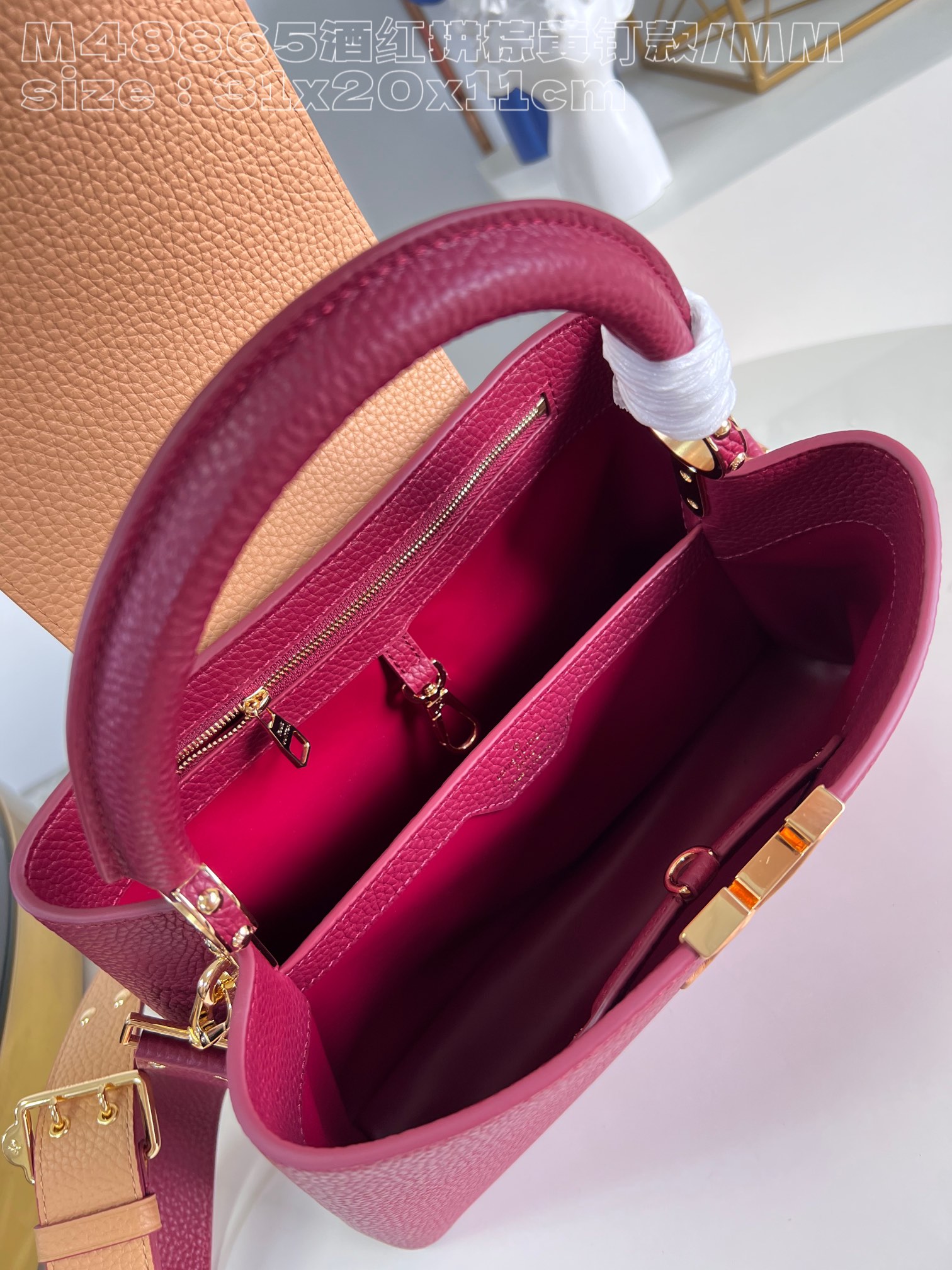 l**is V*t*n capucines mm handbag