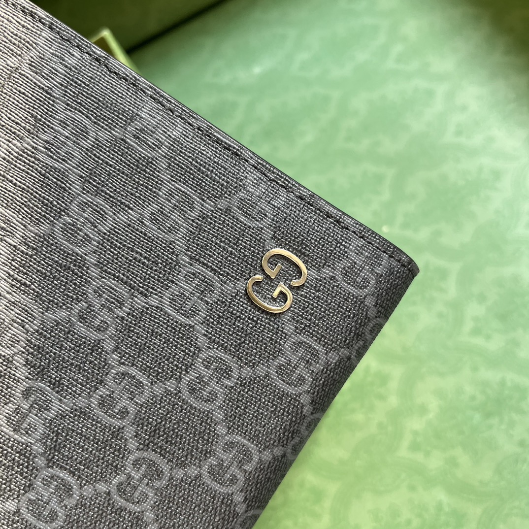 G*u*i pouch with gg detail