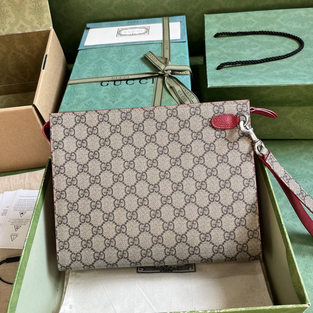 G*u*i pouch with gg detail