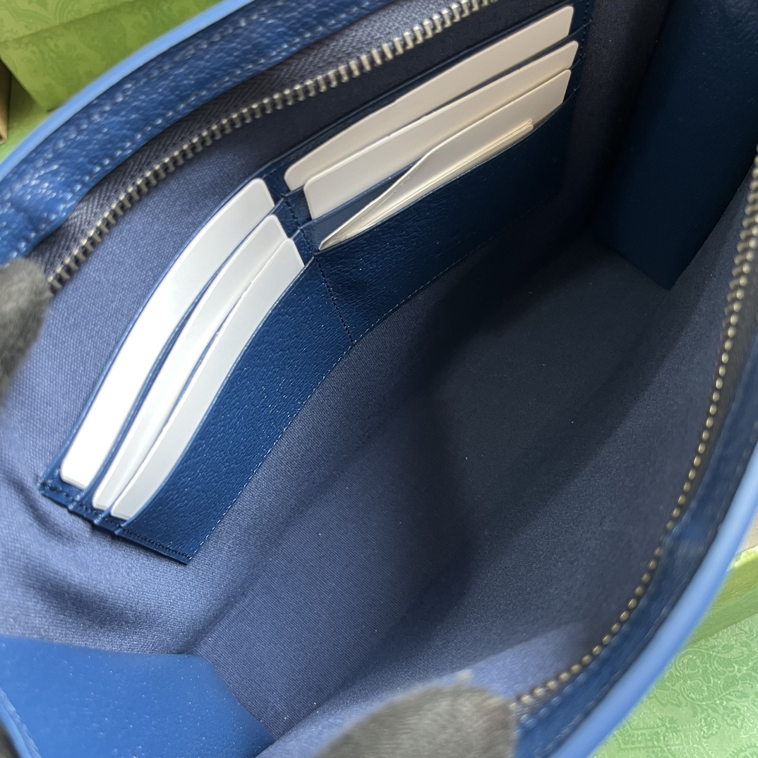 G*u*i pouch with gg detail