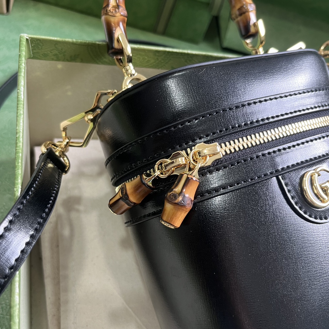 G*u*i mini bamboo shoulder bag