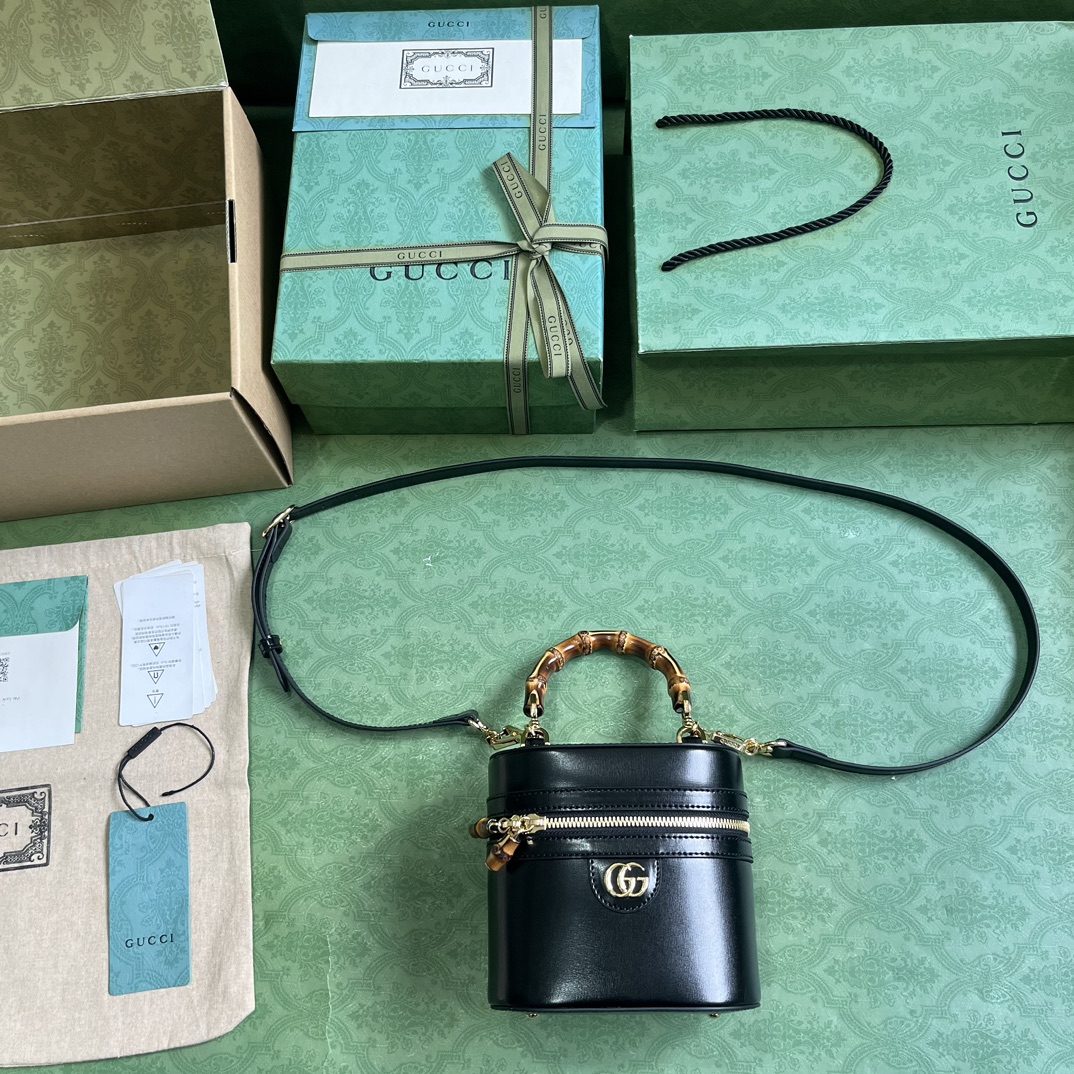 G*u*i mini bamboo shoulder bag