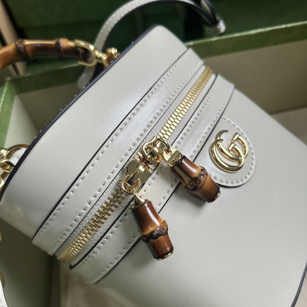 G*u*i mini bamboo shoulder bag
