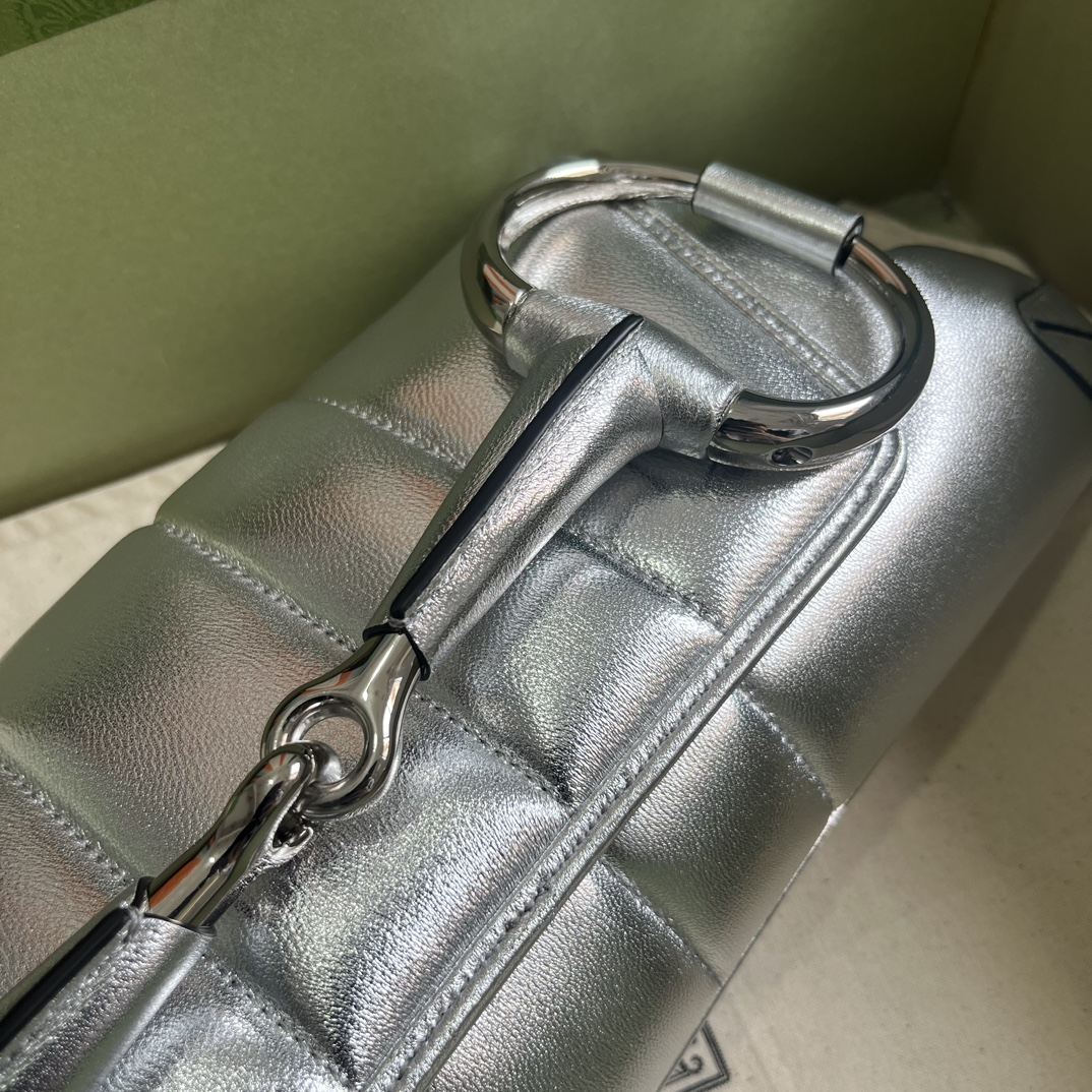 G*u*i horsebit chain medium shoulder bag