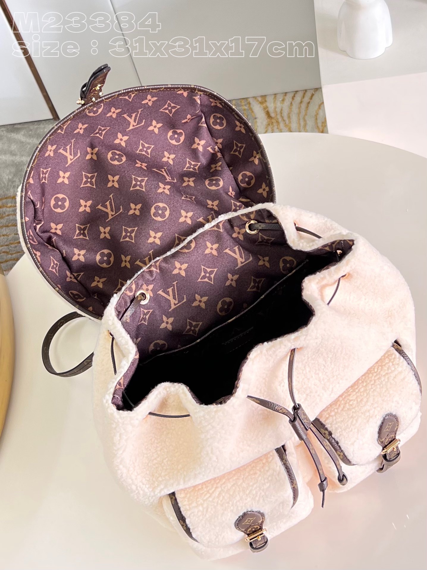 l**is V*t*n lv ski backpack