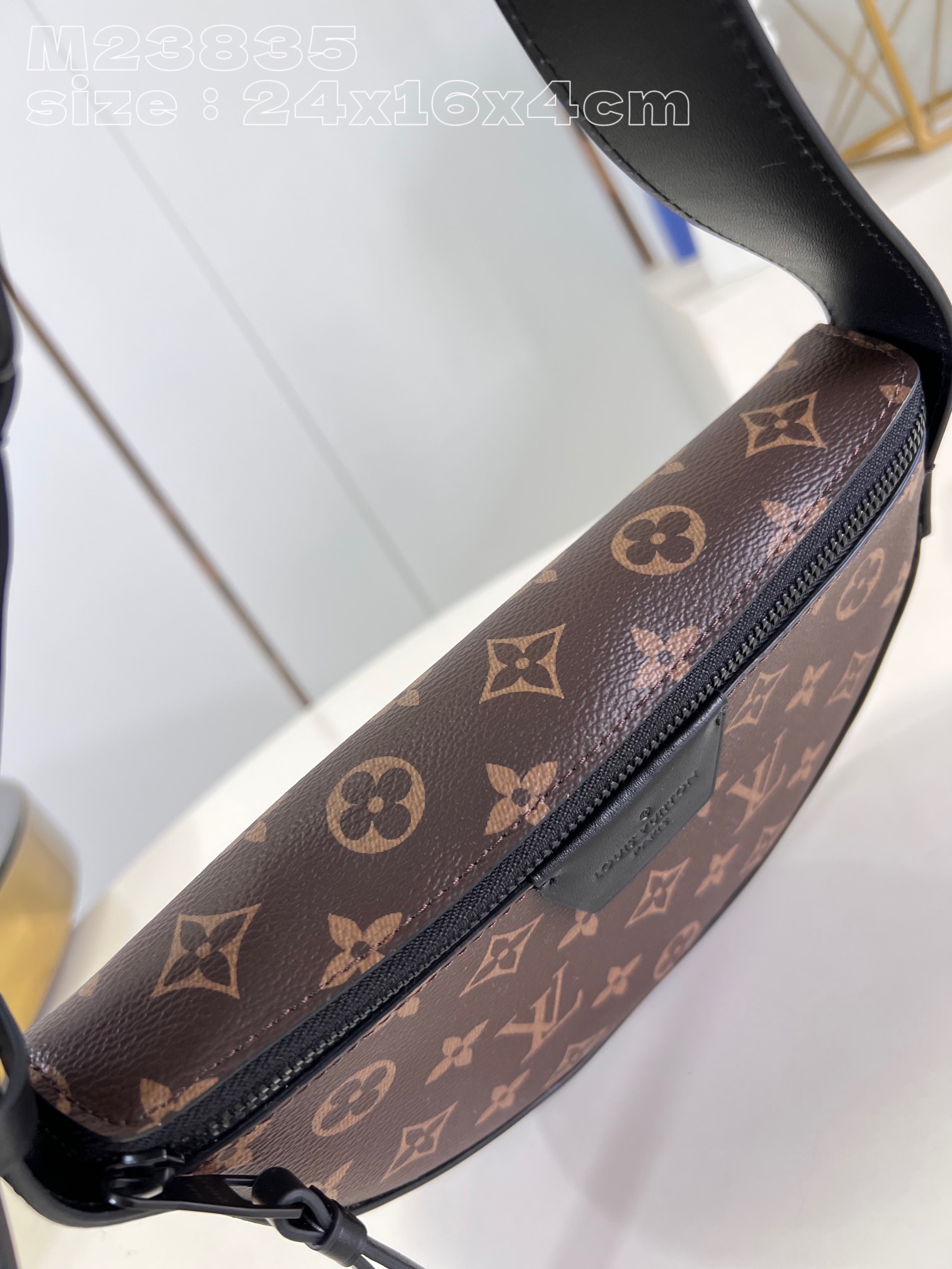 l**is V*t*n lv moon crossbody