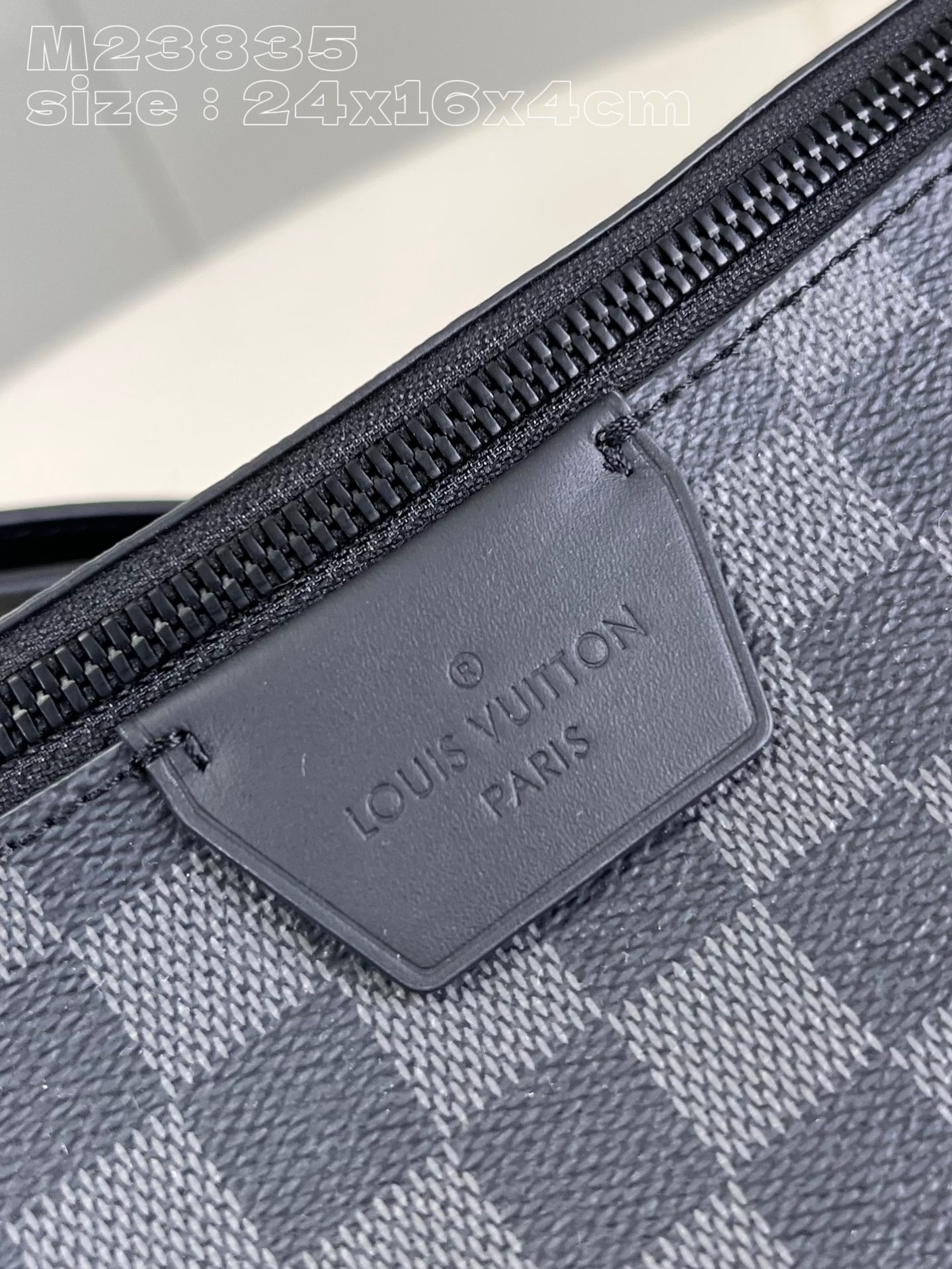 l**is V*t*n lv moon crossbody