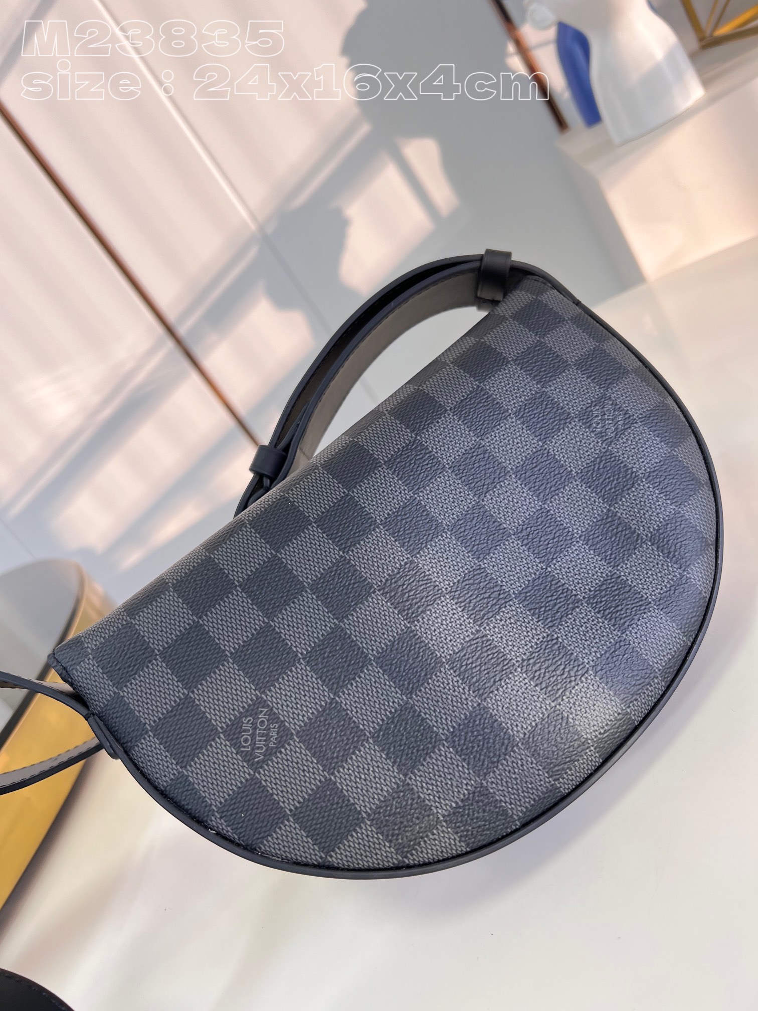 l**is V*t*n lv moon crossbody