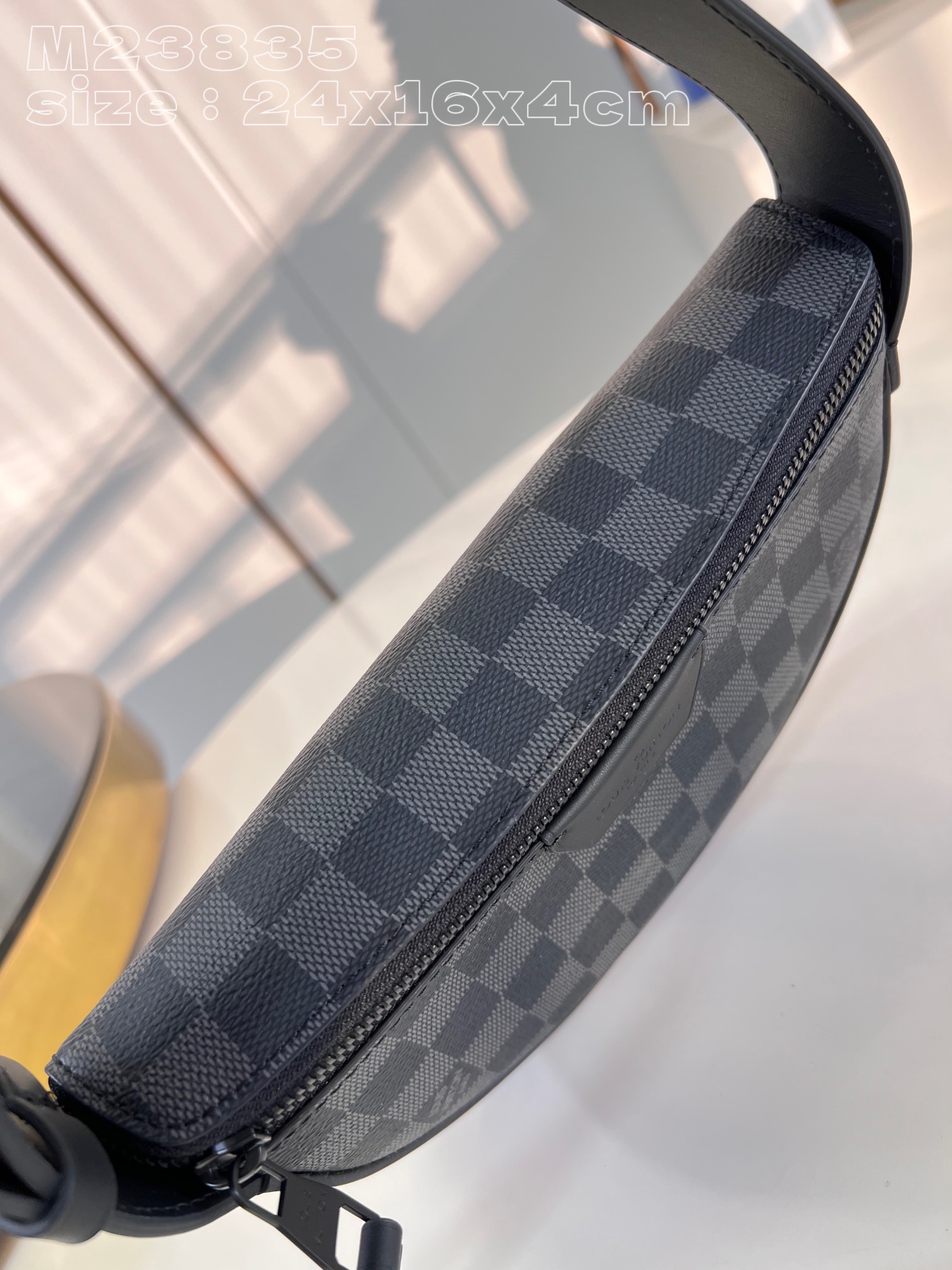 l**is V*t*n lv moon crossbody